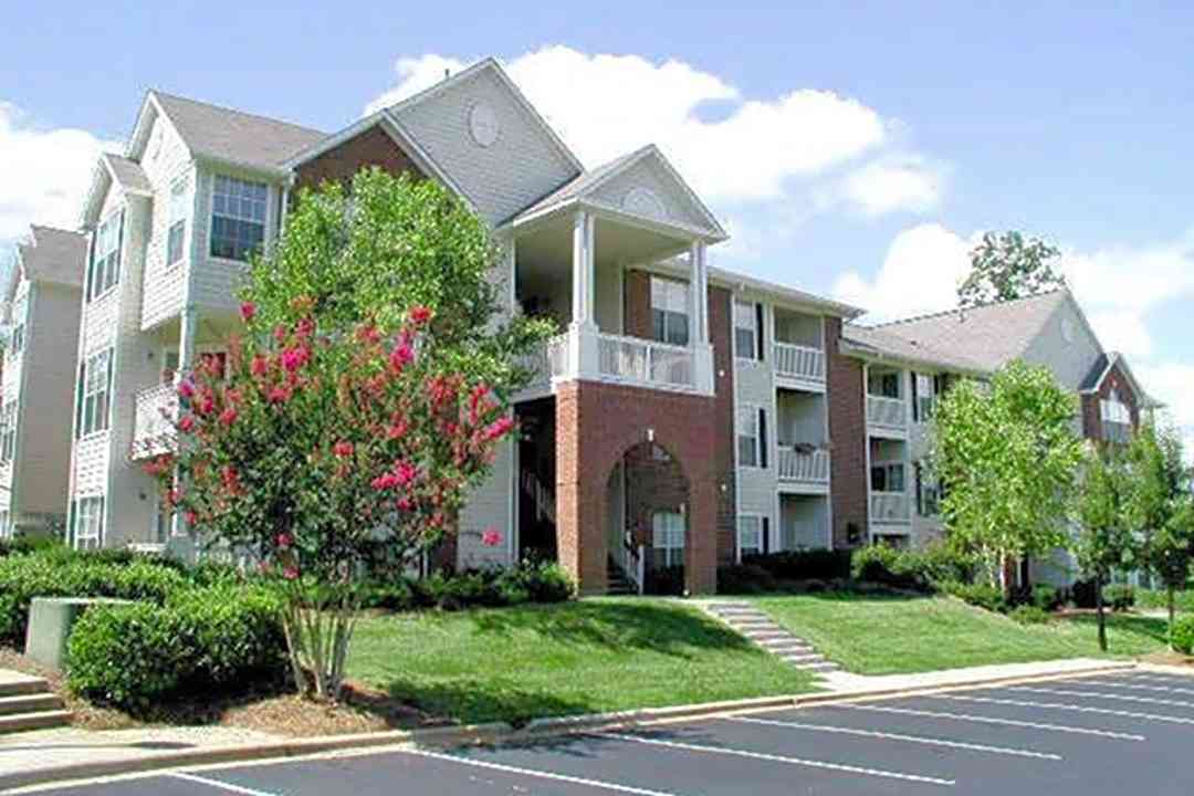 Cortland Olde Raleigh 4000 Grand Manor Ct Raleigh Nc Apartments For Rent Rent Com