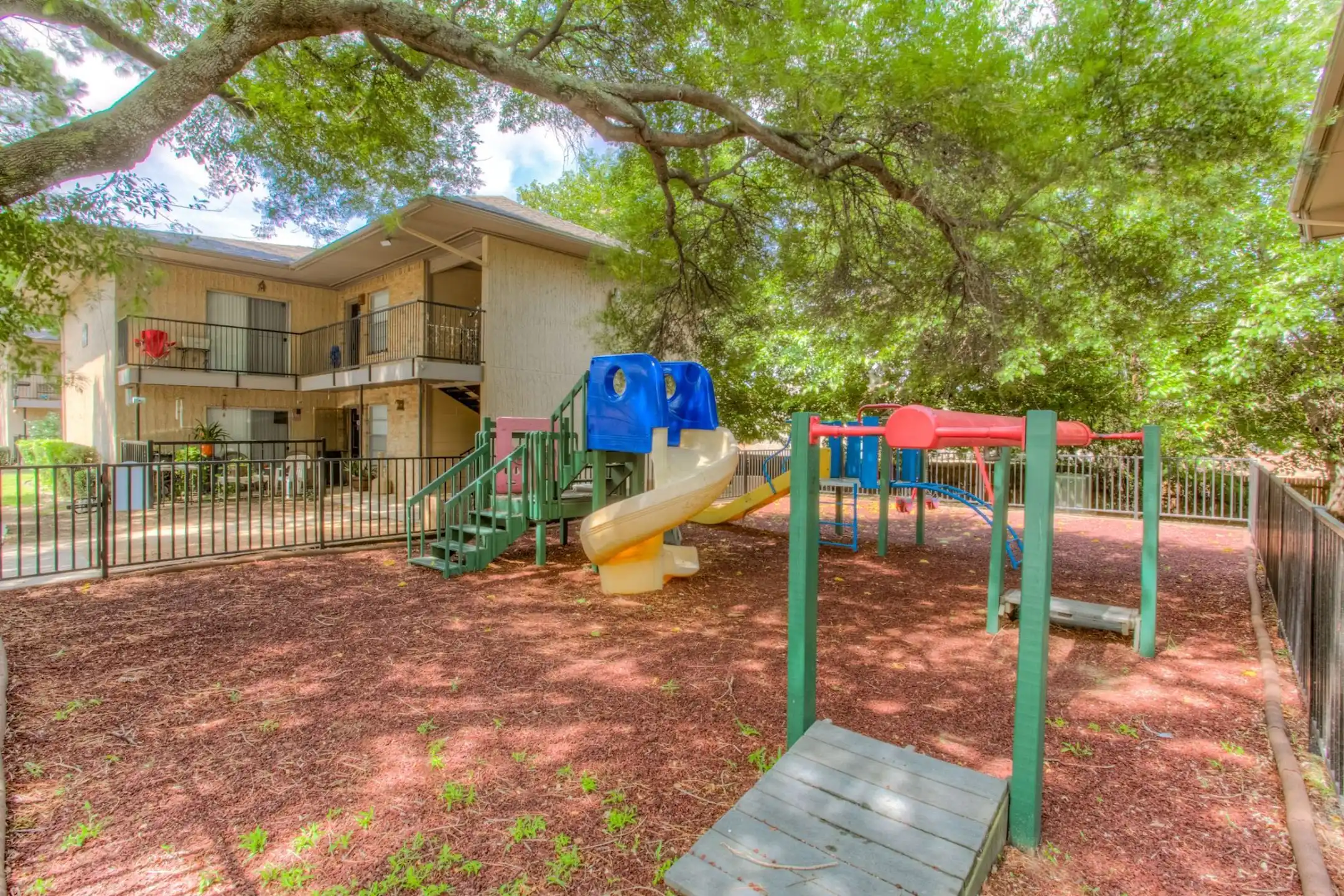 Del Prado Apartment Homes at Texas Star 928 Del Prado Dr Euless, TX