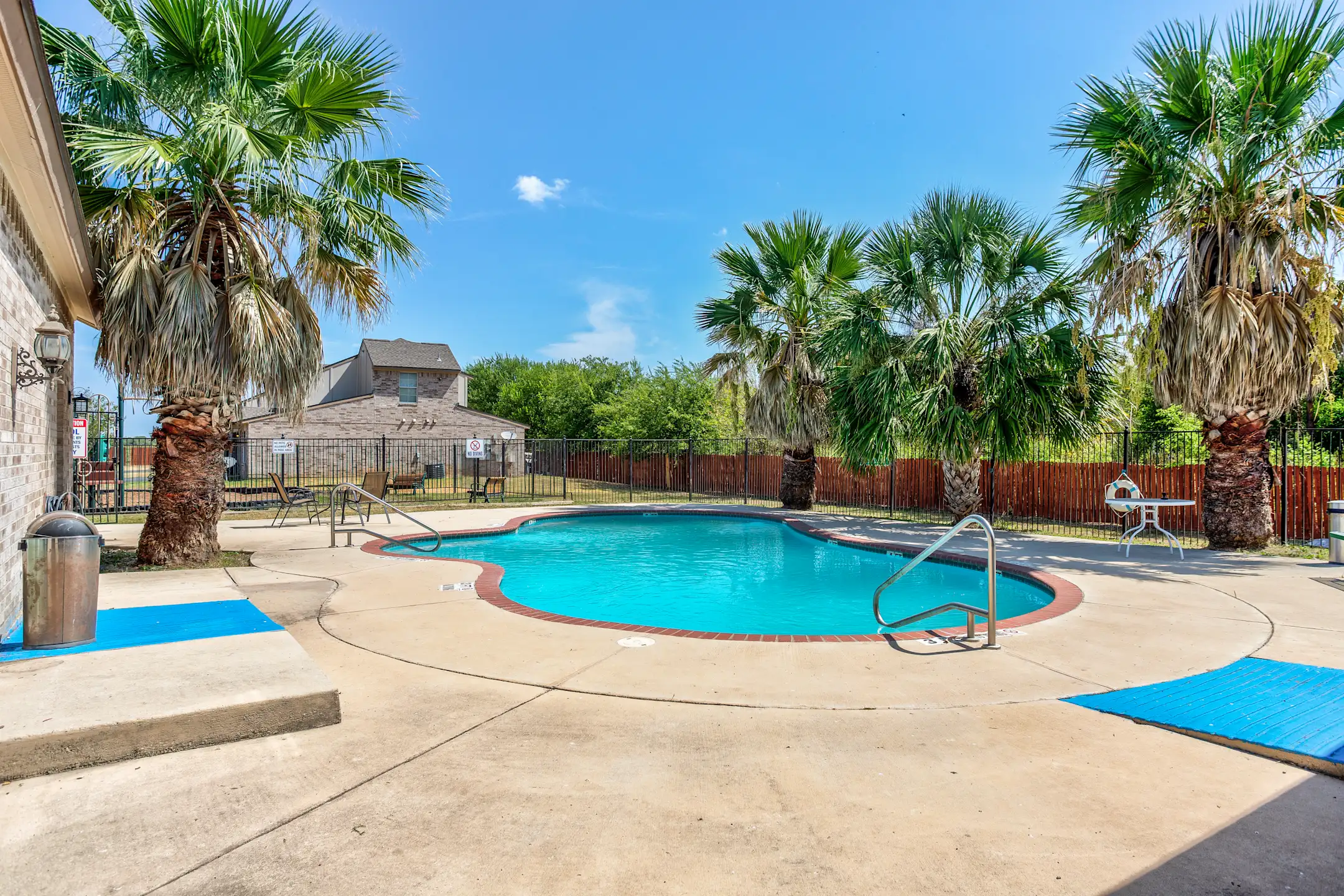 Tuscany Court Apartments 2208 14TH ST Hondo, TX Apartments for Rent