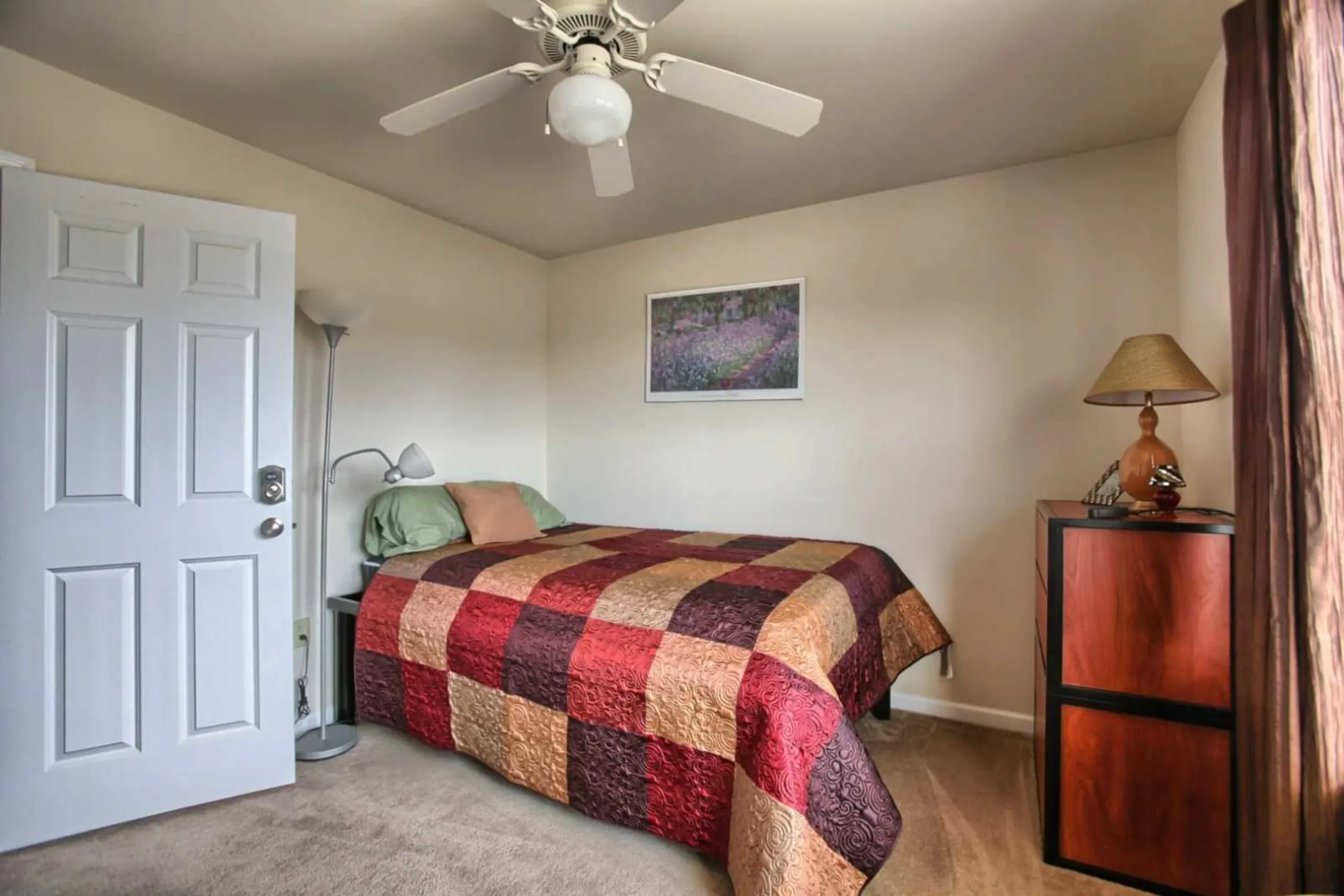 Bedroom - Rocktowne - Shippensburg, PA