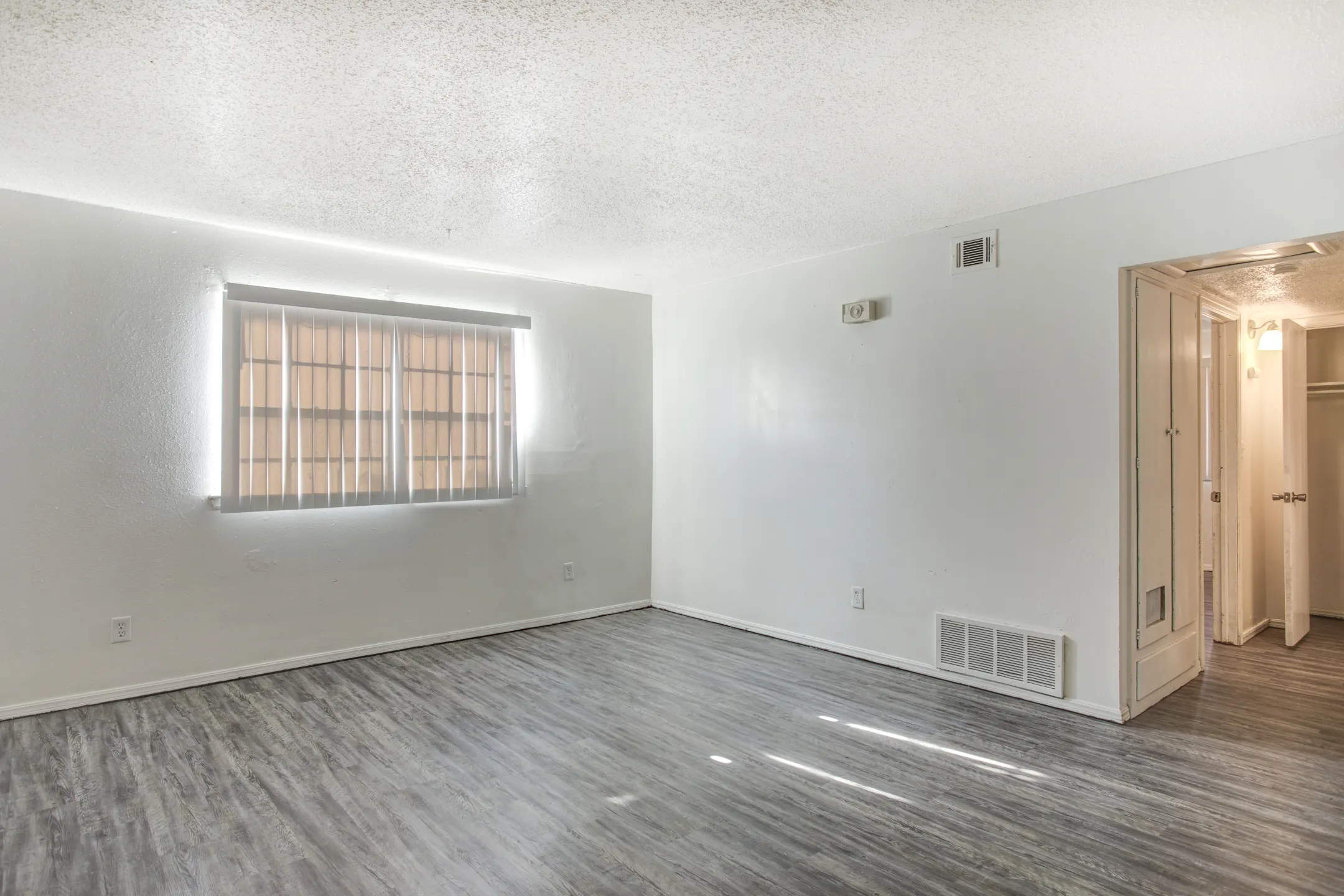 Chalet Apartments Apartments Moore, OK 73160