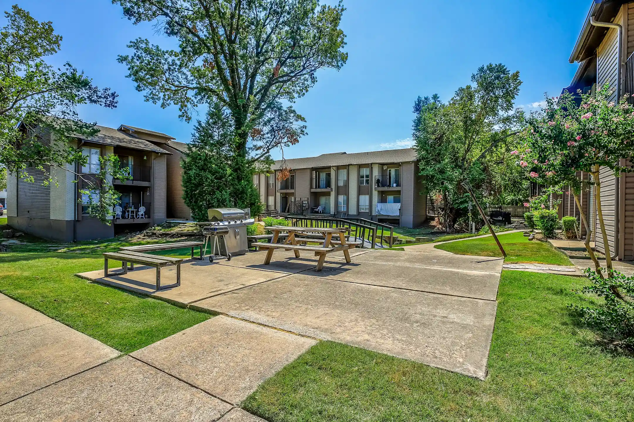 The Woods 79th Apartments Tulsa, OK 74112