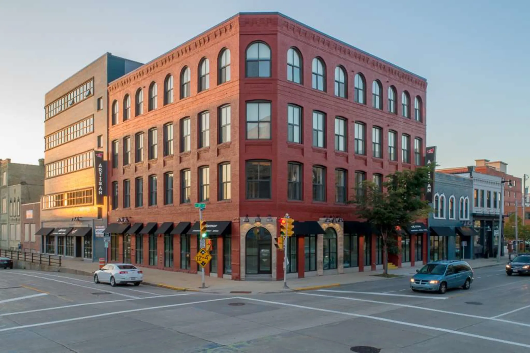 Building - Artisan Lofts Apartments - Milwaukee, WI