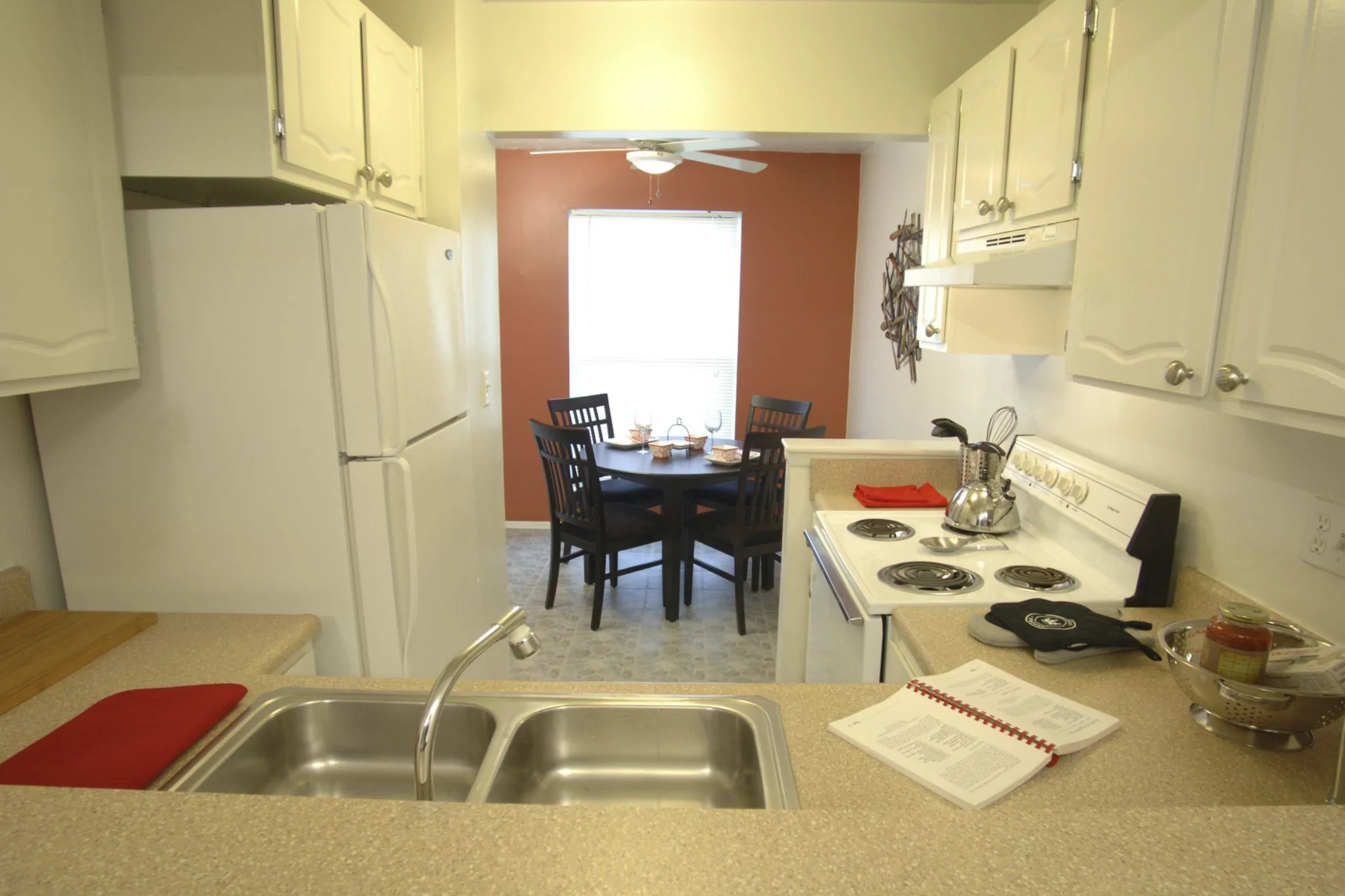 Grand Oaks Apartments Apartments Grand Blanc, MI 48439