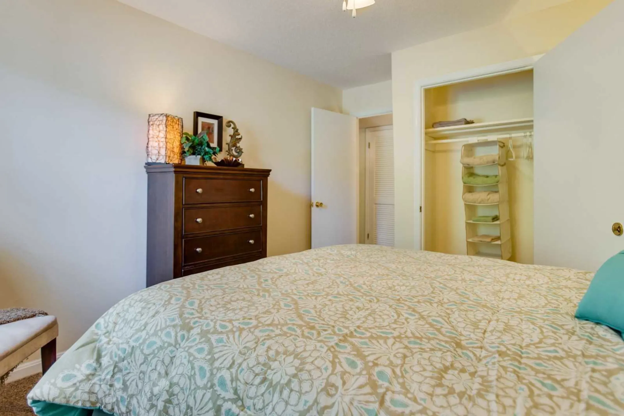 Bedroom - Aspen Village - Tuscaloosa, AL