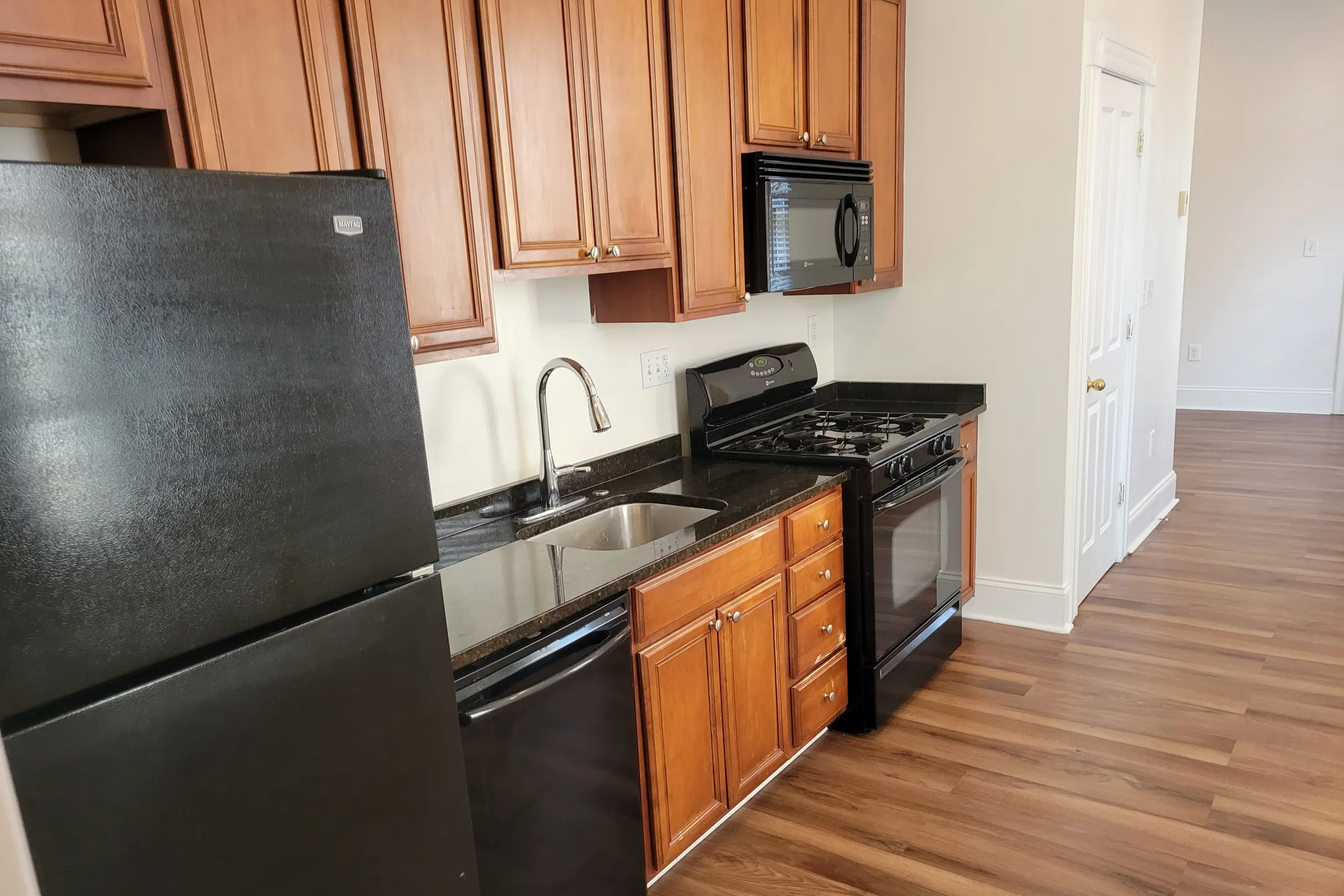 Kitchen - Mount Vernon Apartments - Baltimore, MD