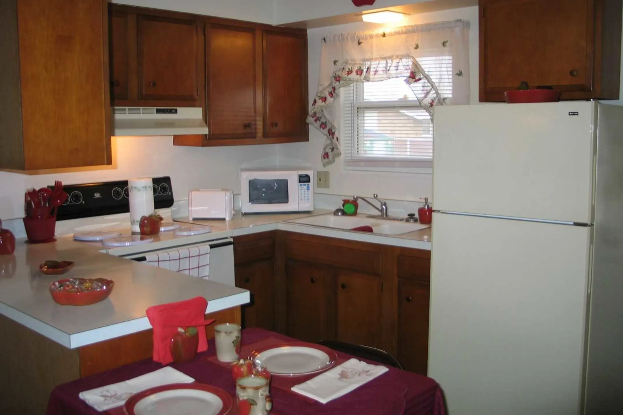 Kitchen - Horizon Homes Retirement Community - Evansville, IN