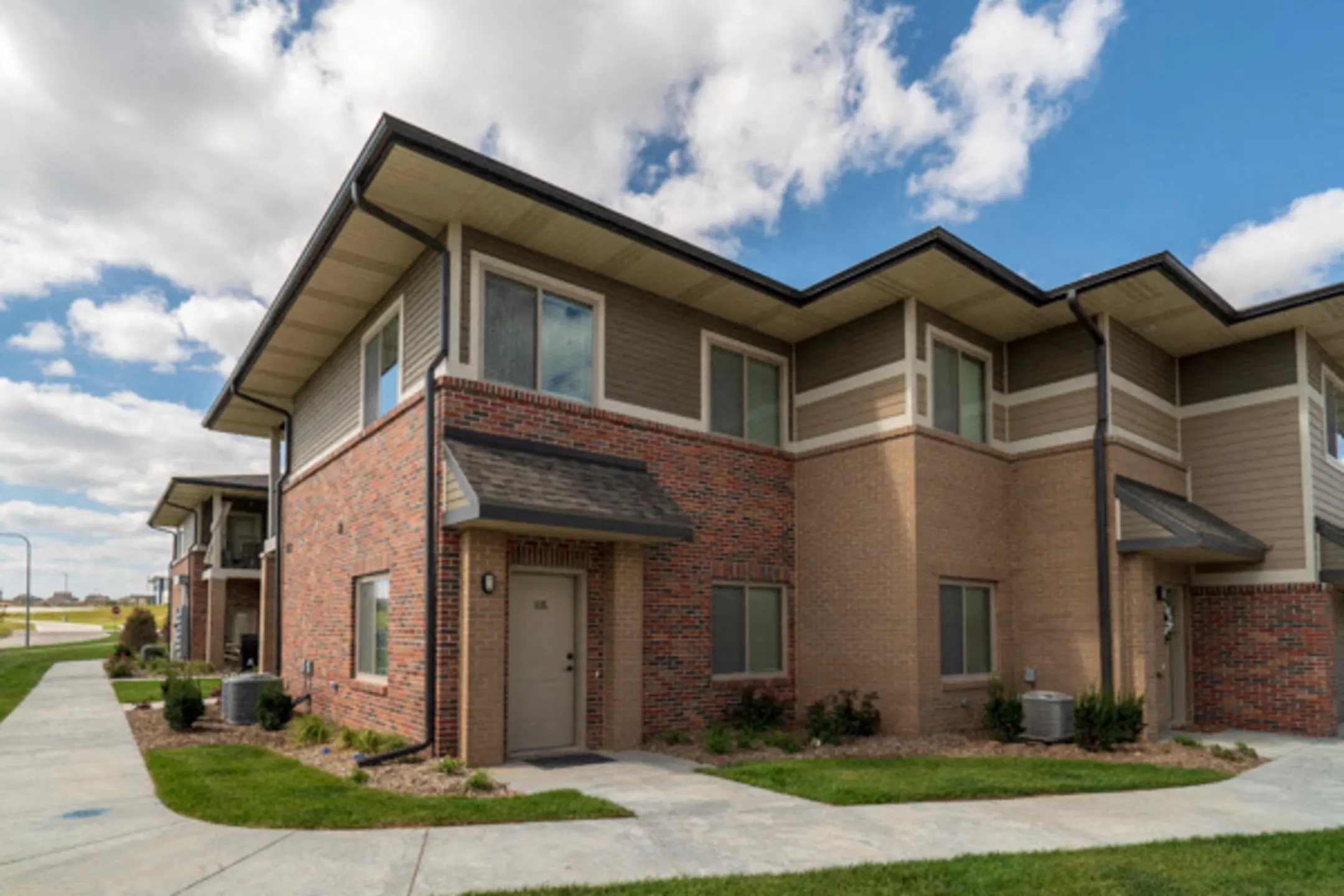 The Villas at Falling Waters 6601 South 194th Terrace Plaza Omaha