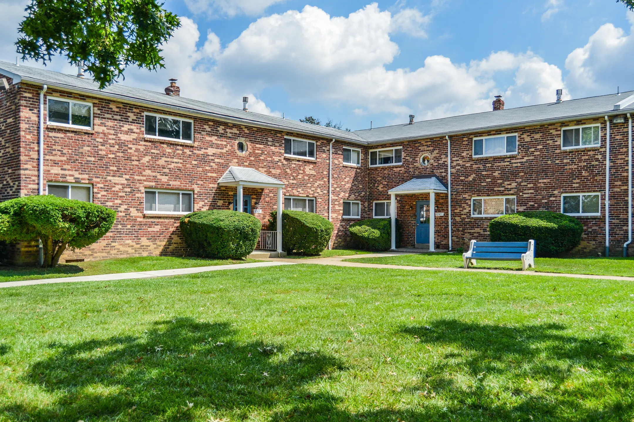 Blue Grass Estates Apartments - Philadelphia, PA 19114