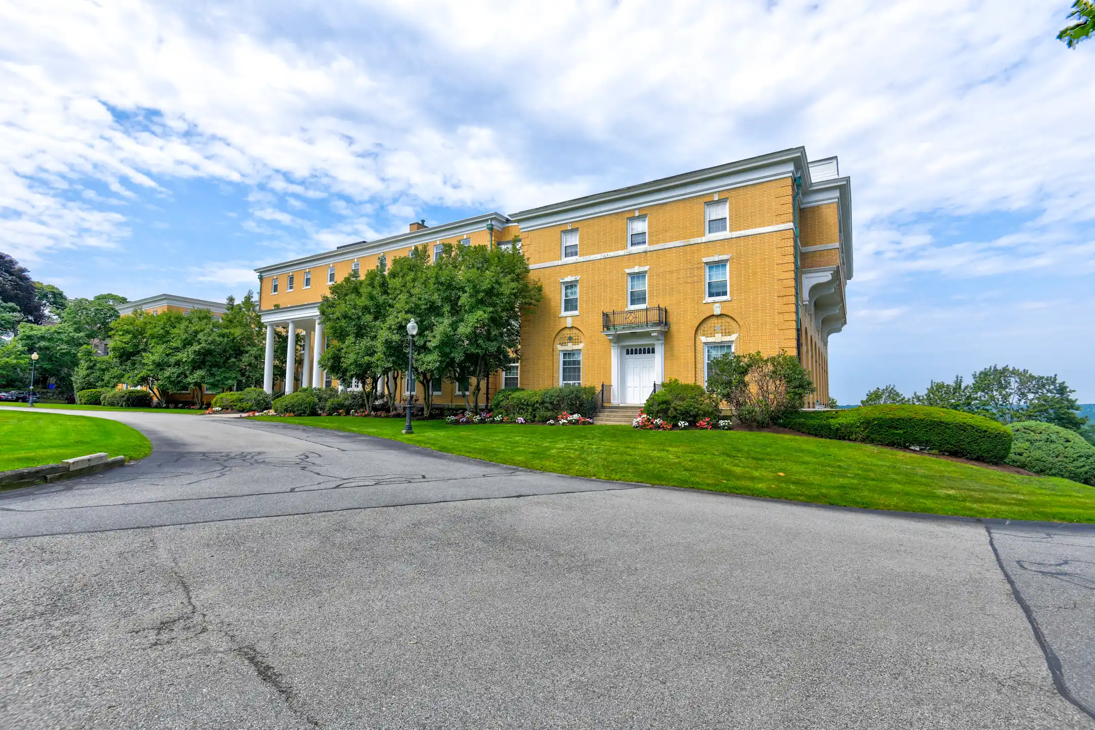 The Highlands 1800 Highland Ave Fall River, MA Apartments for Rent