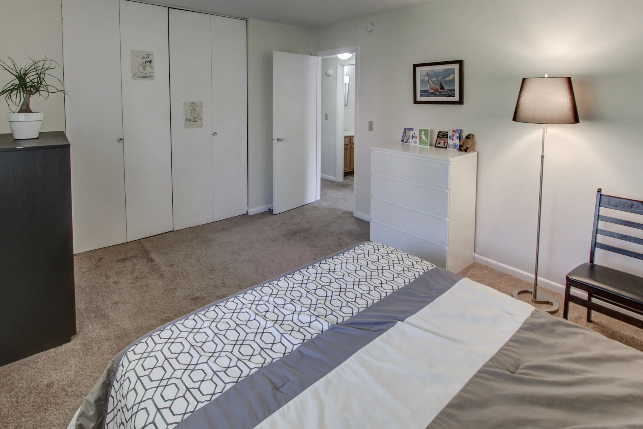 Bedroom - Hidden Valley Apartments - Syracuse, NY