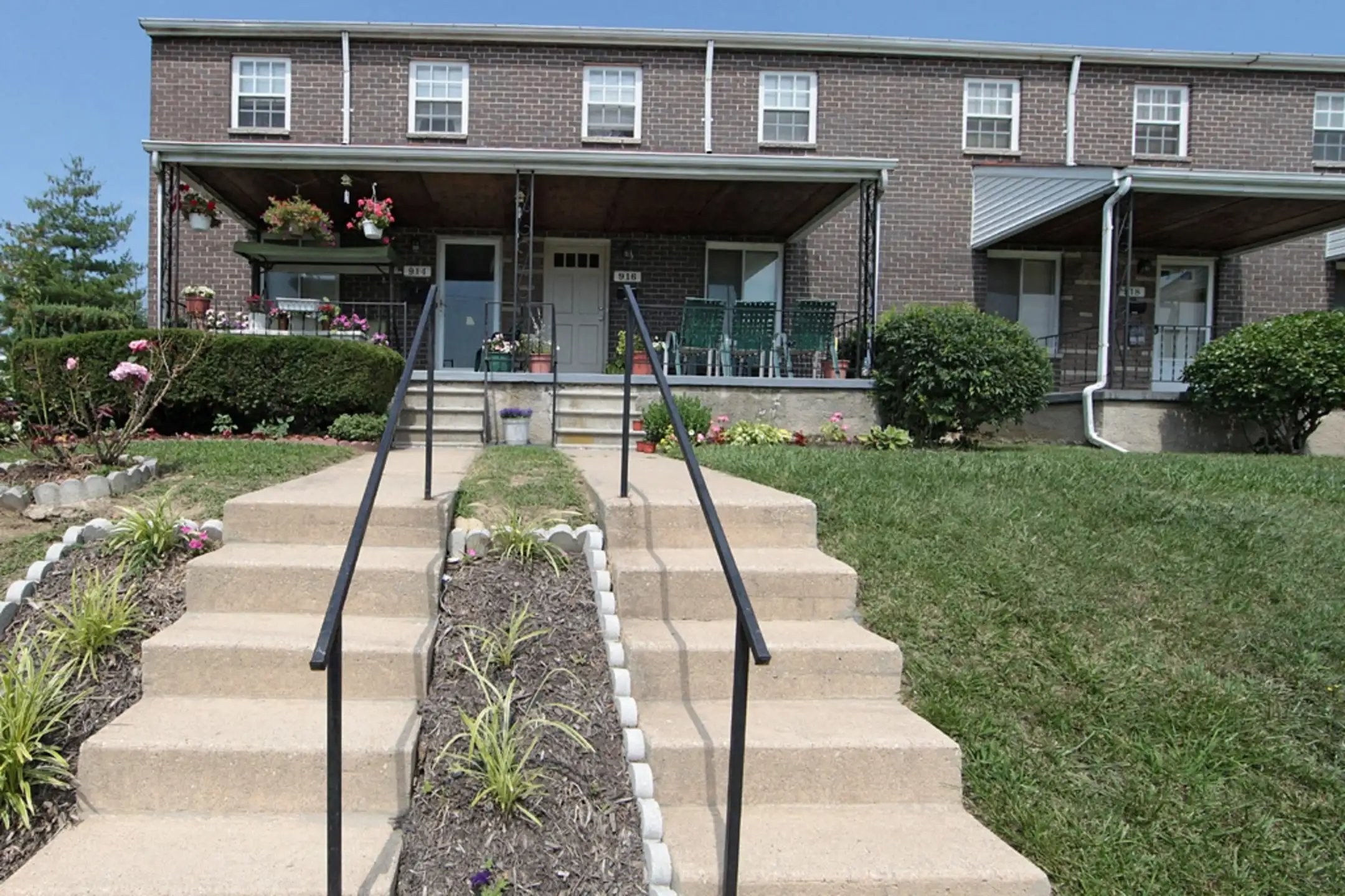 Foxridge Townhomes 1114 Tace Drive Essex, MD Apartments for Rent