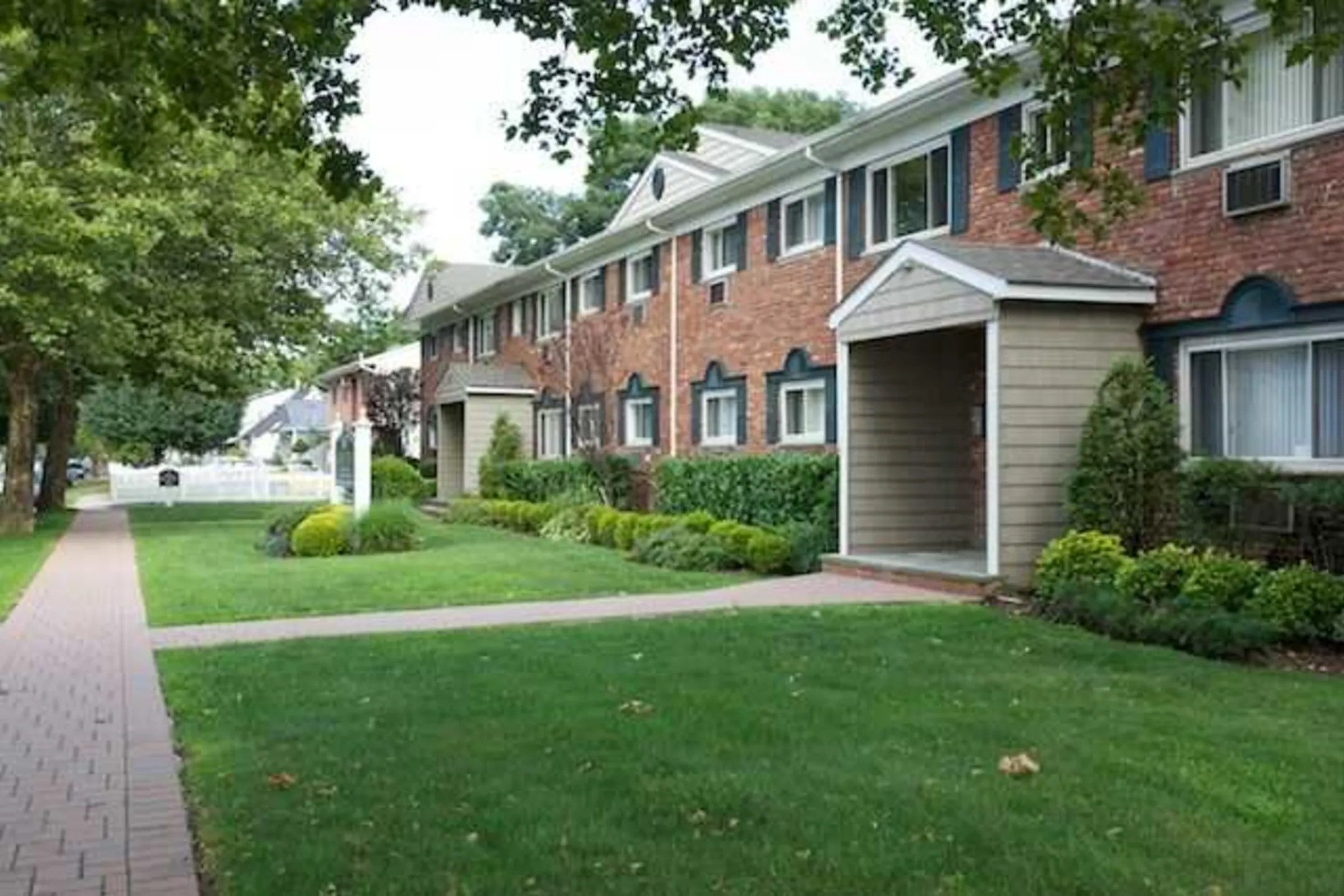 Fairfield Manor Apartments West Babylon, NY 11704