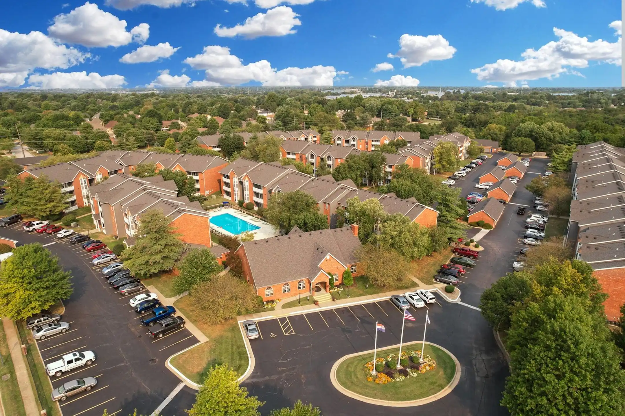 Lake Shore at Chesterfield Village Apartments Springfield, MO 65807