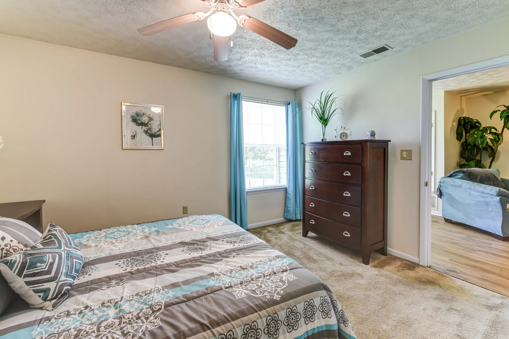 Chestnut Ridge Apartments Pittsburgh, PA 15205