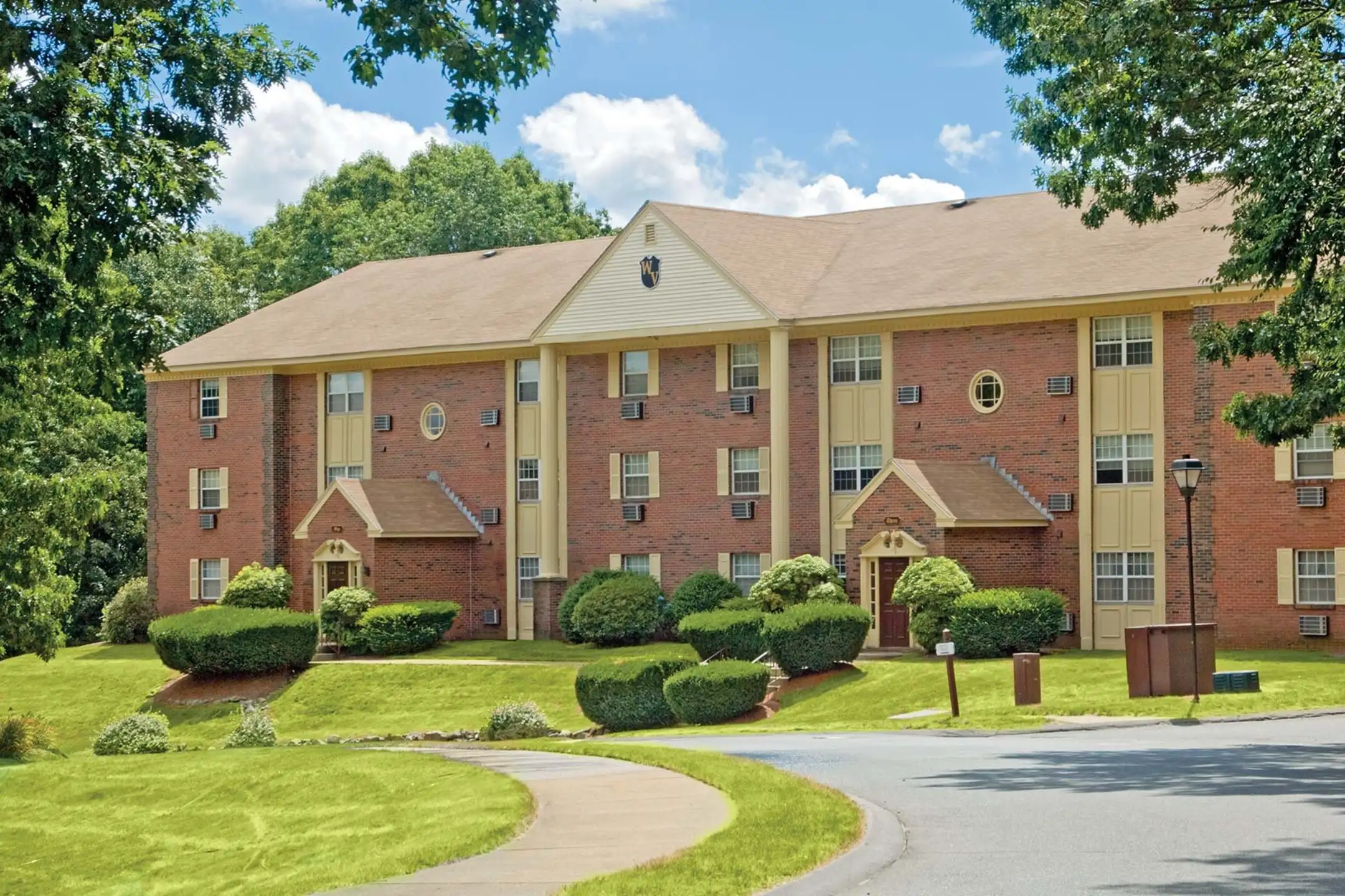 Wexford Village Apartment Homes 29 Duncannon Ave Worcester, MA