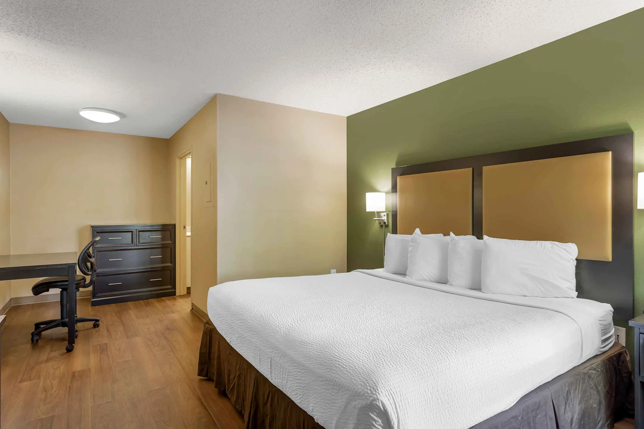 Furnished Studio Washington, D.C. Germantown Town Center