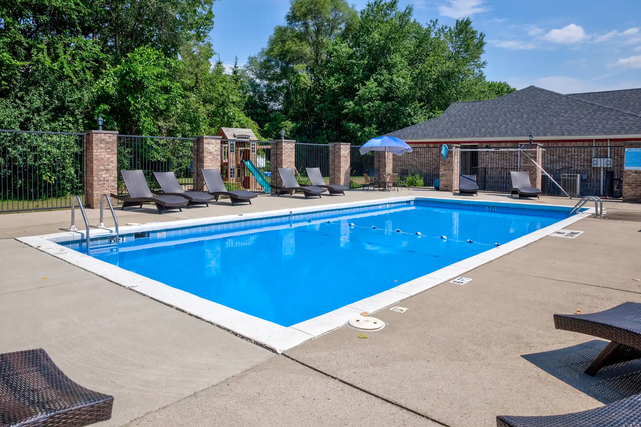 Spring Lake Apartments Granger, IN 46530