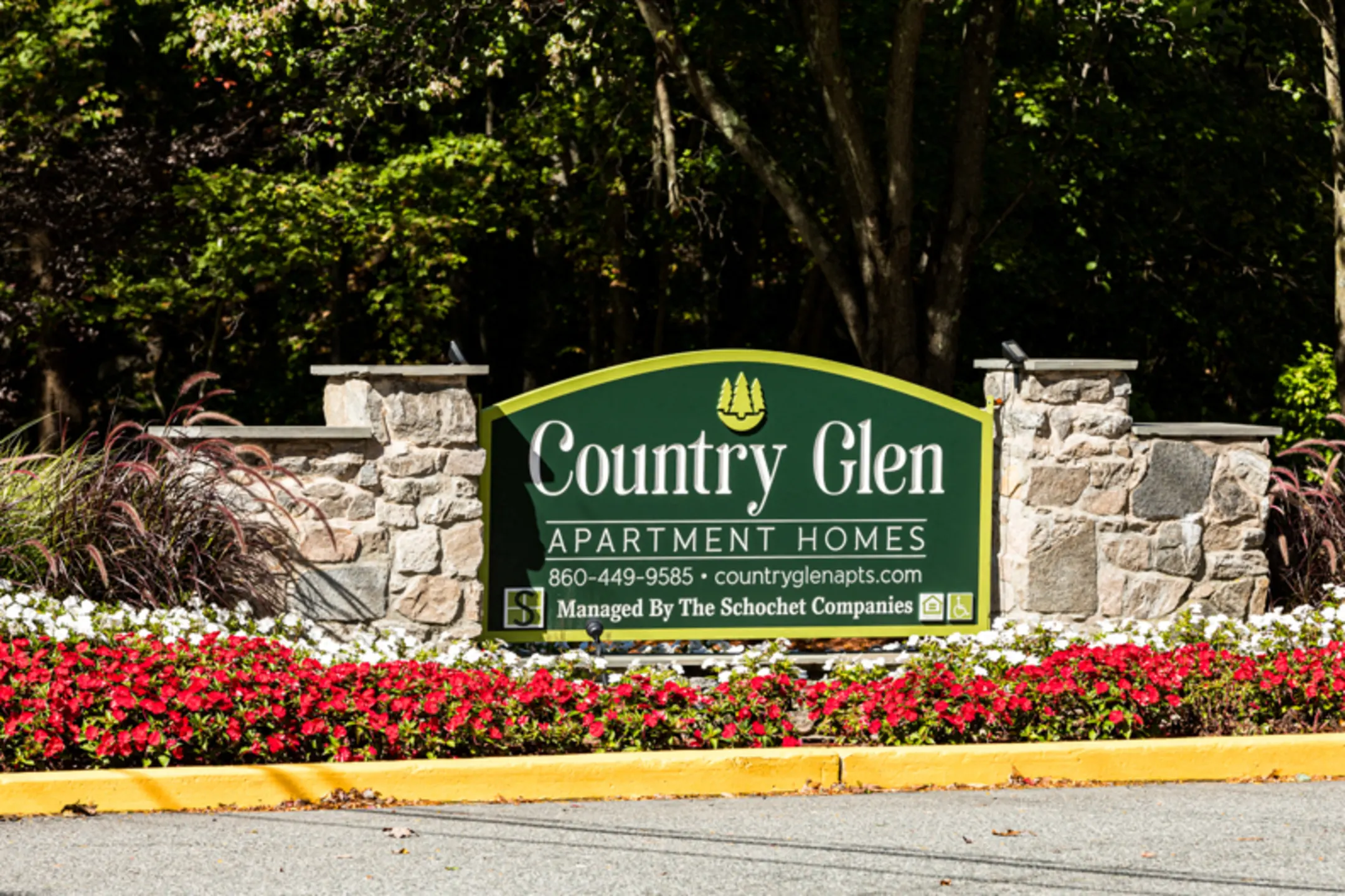 Community Signage - Country Glen - Groton, CT