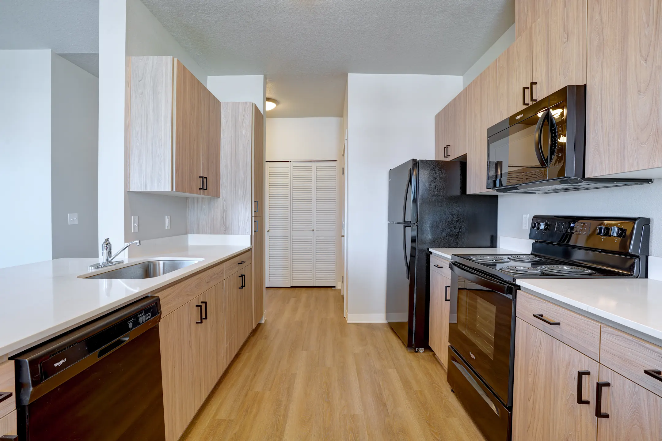 Cascade Place Homes 201 S. Leroy Avenue Molalla, OR Apartments for