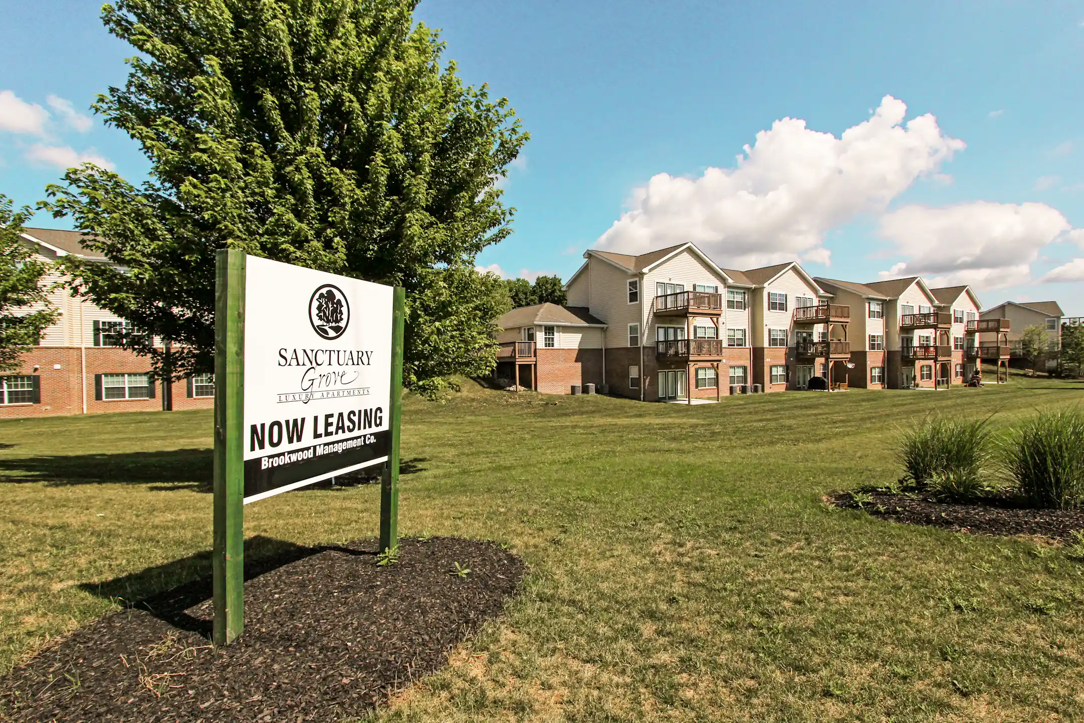 Sanctuary Grove Luxury Apartments 2381 Applegrove St Nw Canton, OH