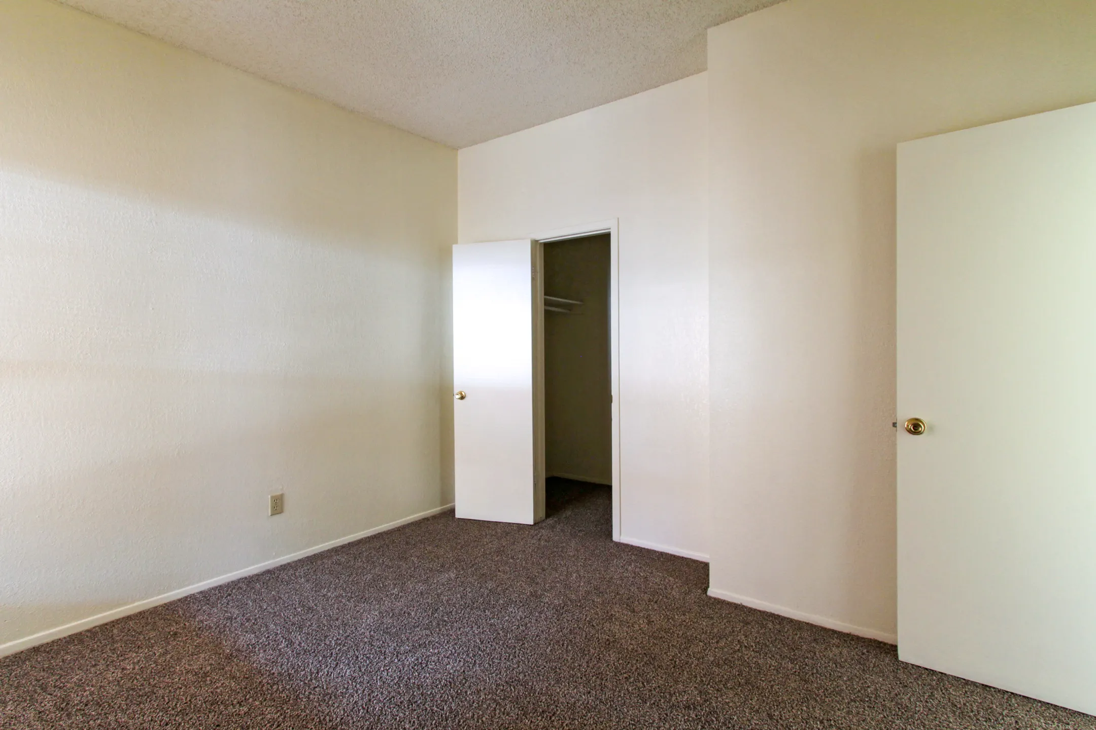 Starlight Court Quad Homes Apartments - Alamogordo, NM 88310