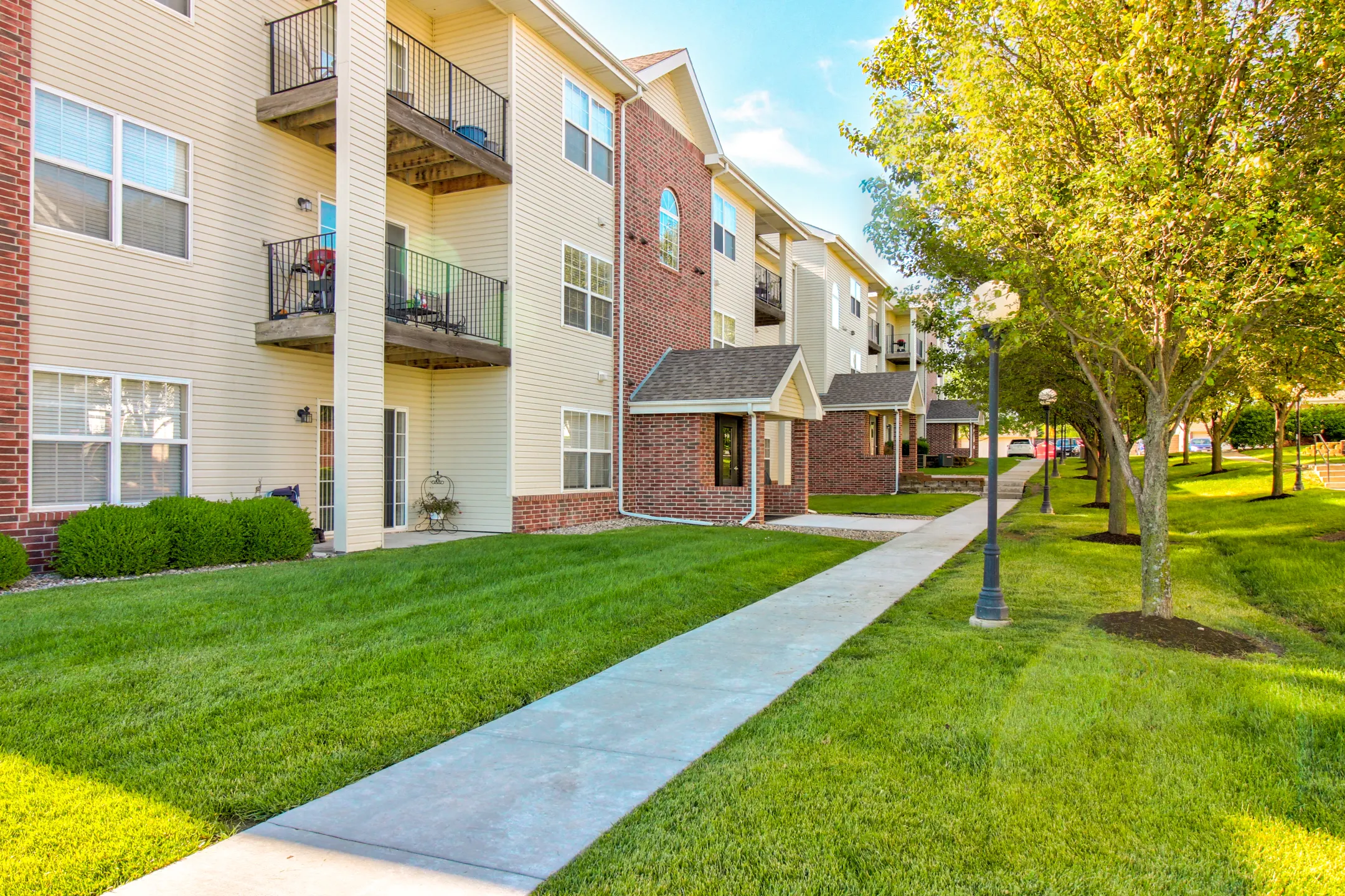 Tiburon View Apartments 16895 Oakmont Dr Omaha, NE Apartments for