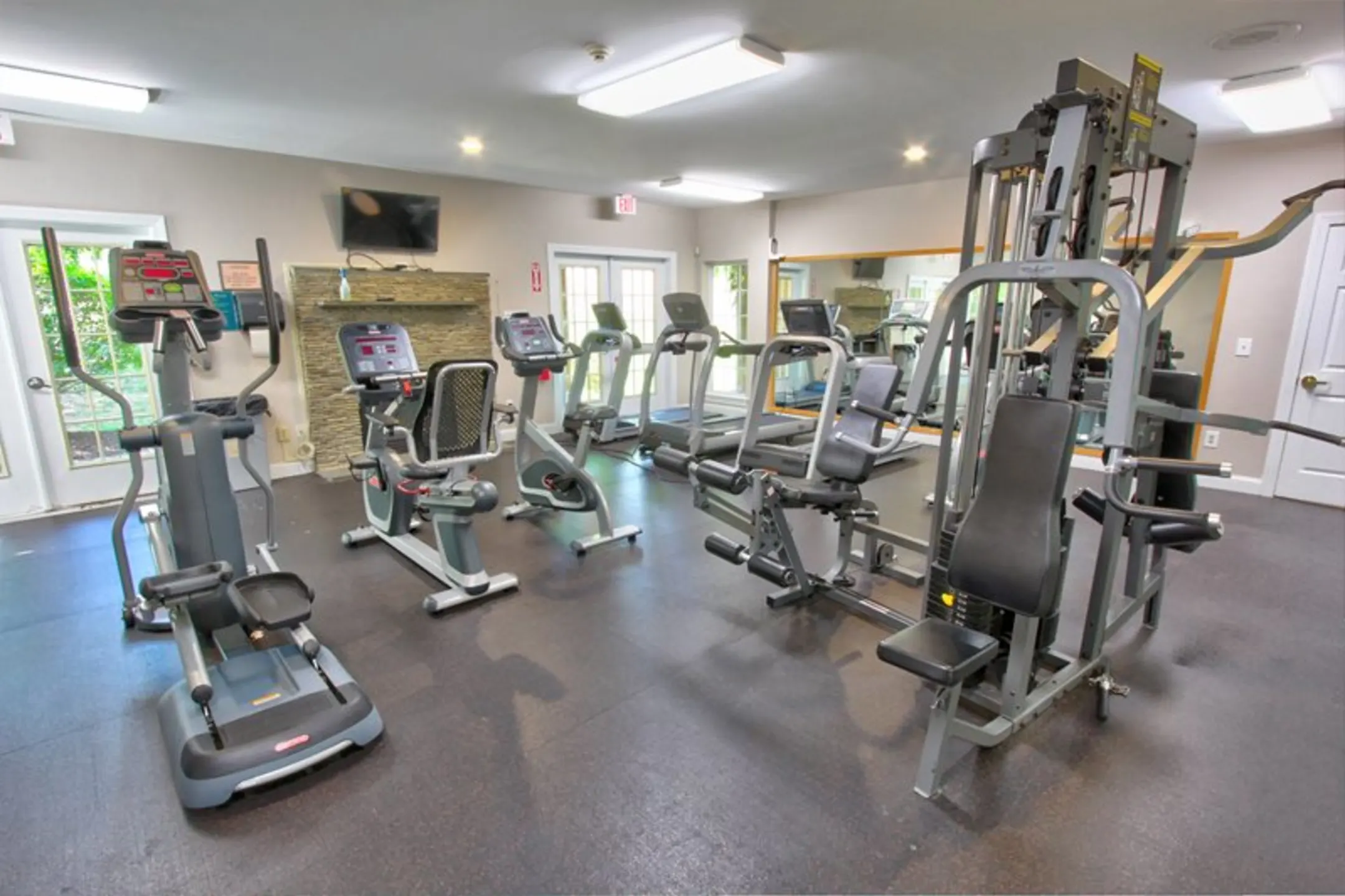 Fitness Weight Room - Aspen Woods - Manchester, CT