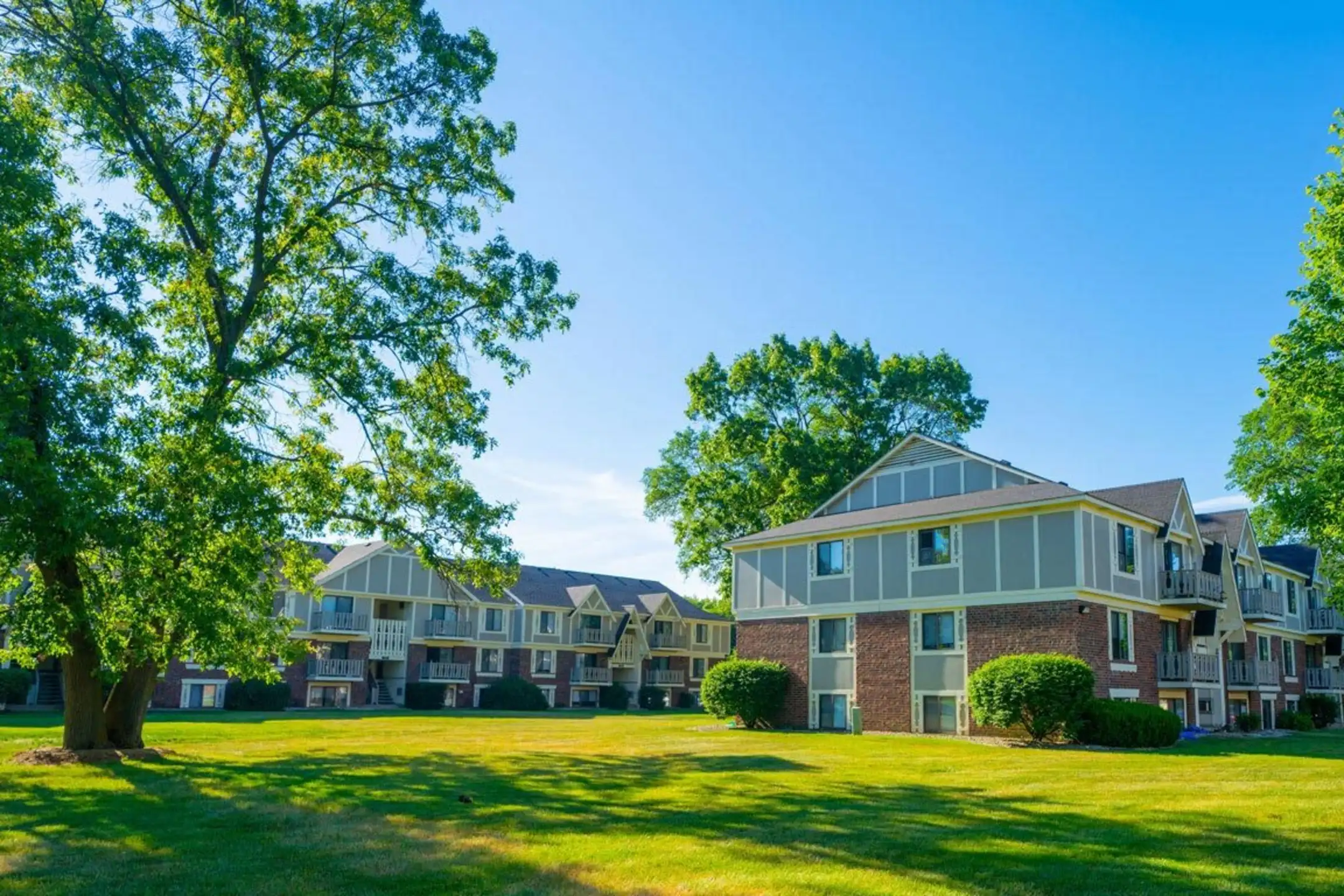 Fairlane Apartments 719 Avenue A Springfield, MI Apartments for