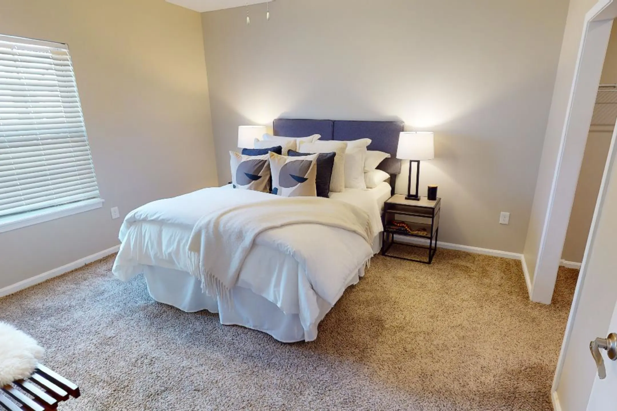 Bedroom - Copper Creek Apartments - Kent, OH