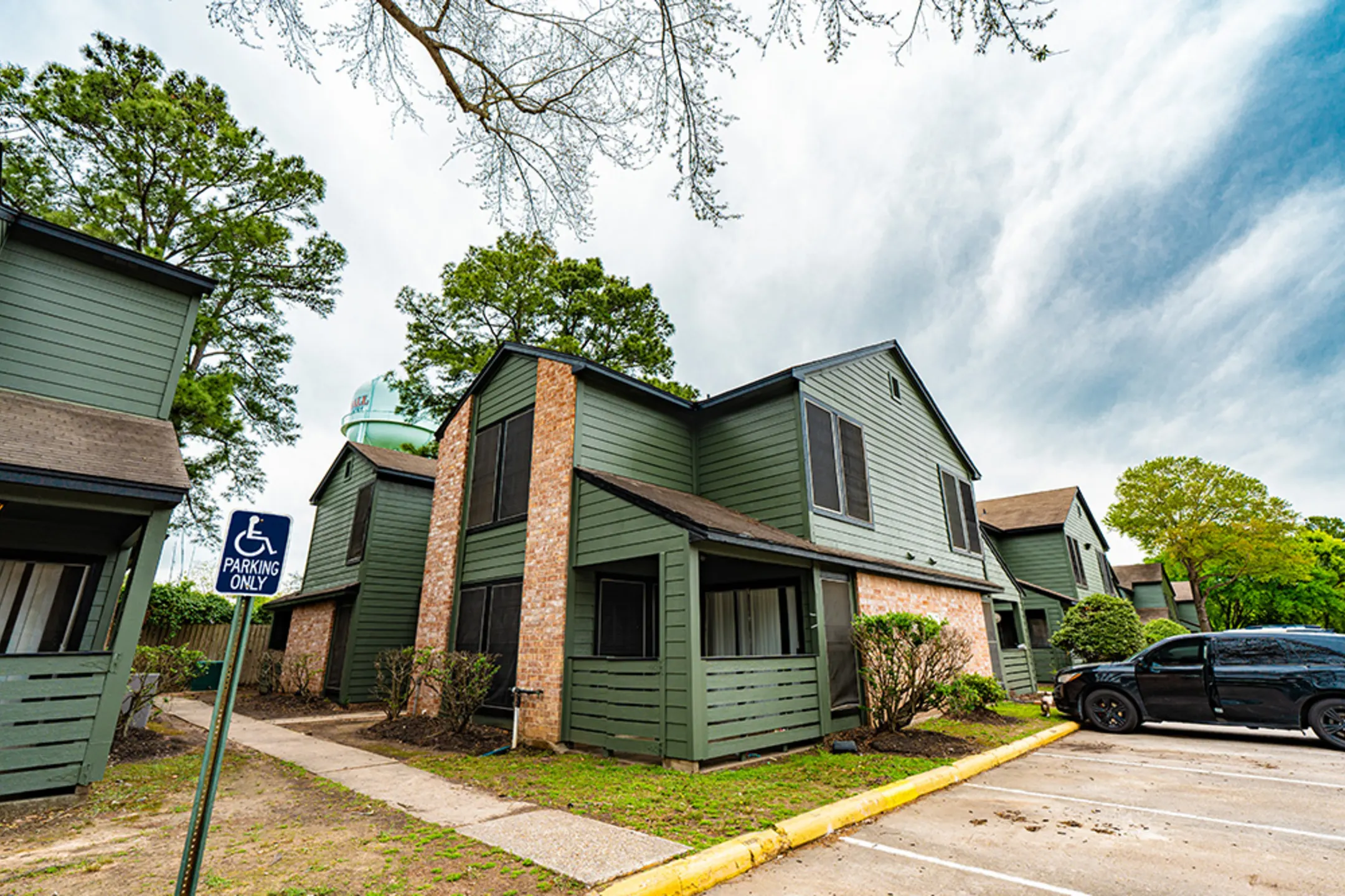 Oak Bend Apartments Tomball