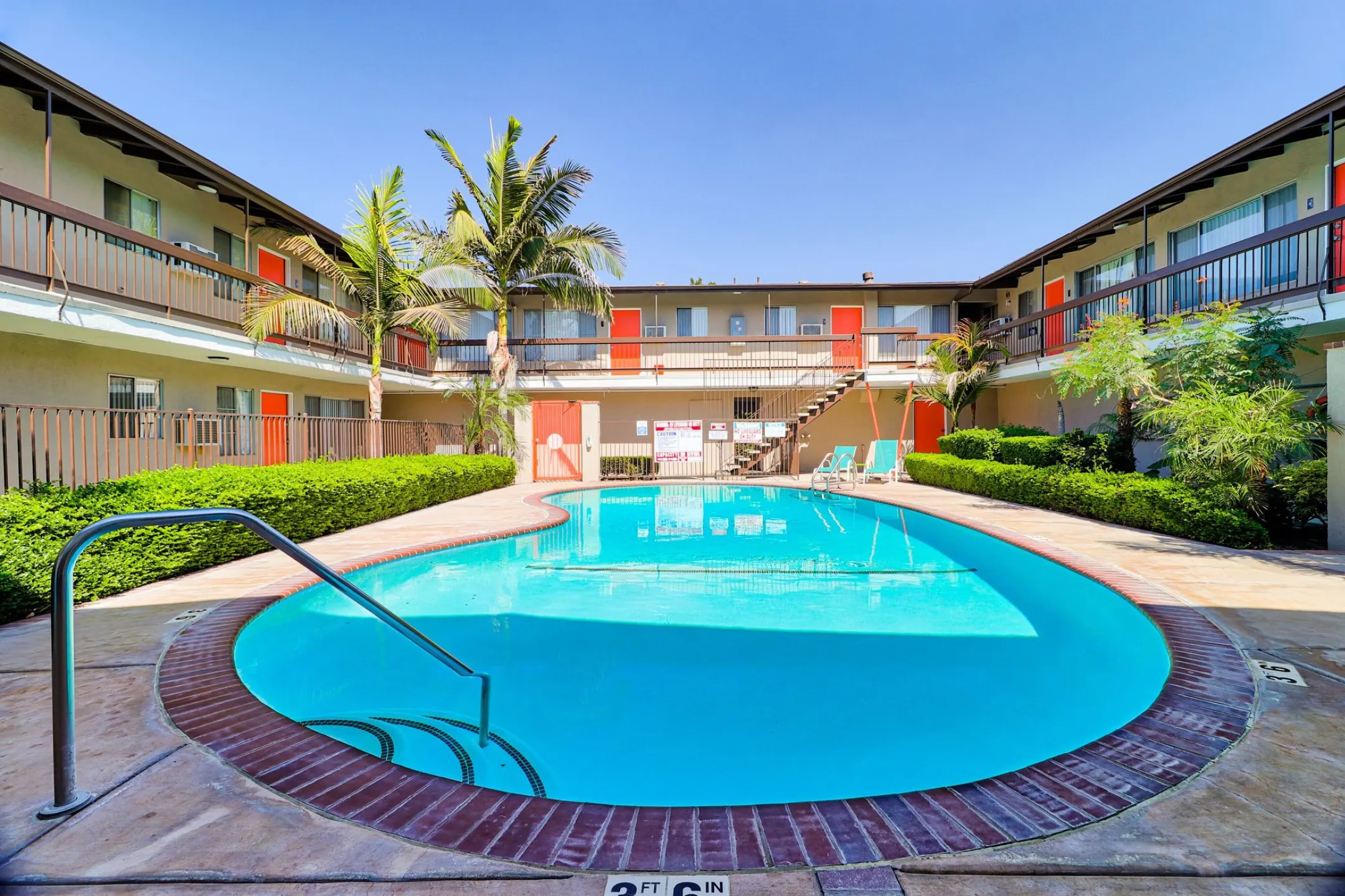 Pool - Towne Center Apartments - Riverside, CA