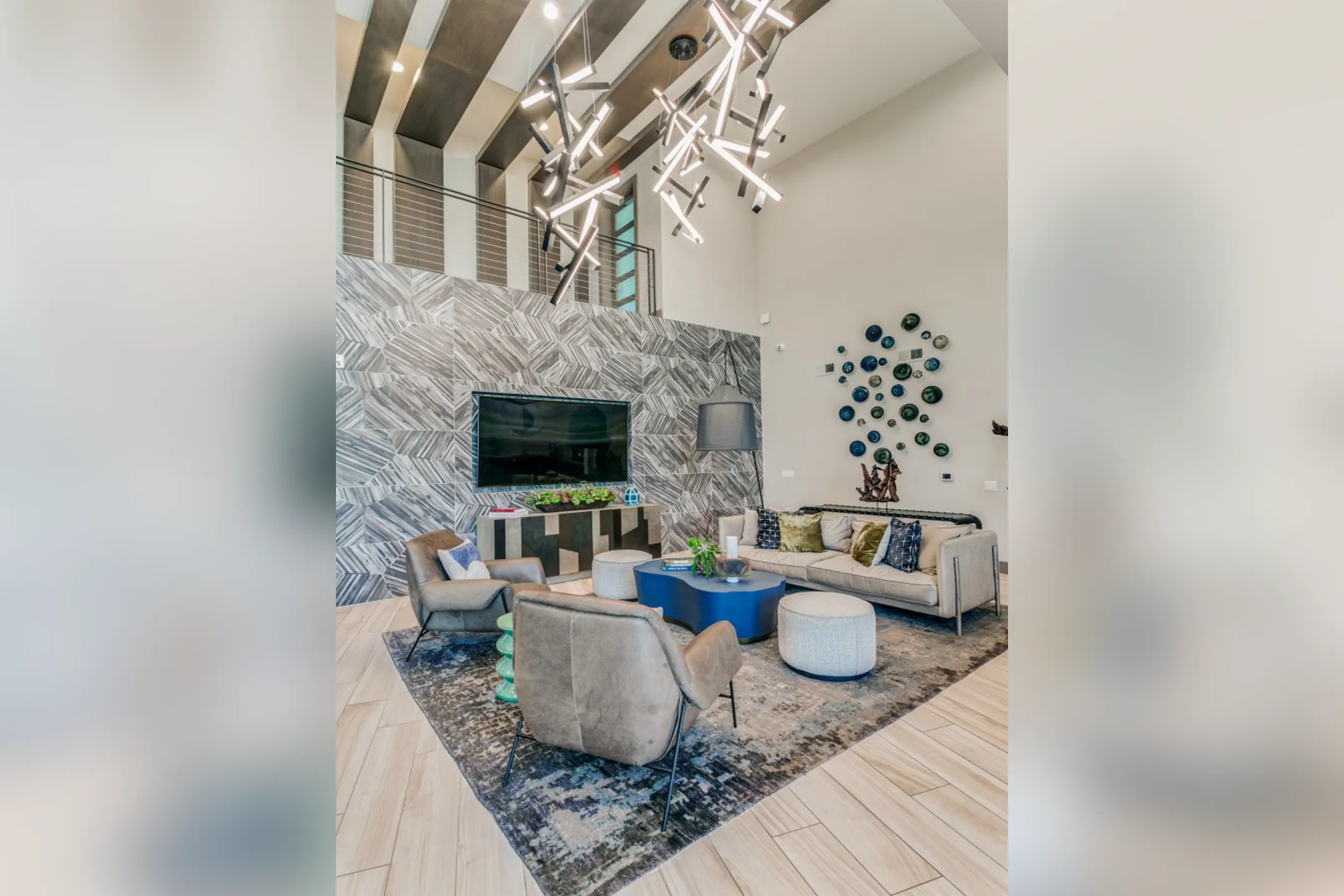 Living Room - Westloop at the Diamond Interchange - Irving, TX