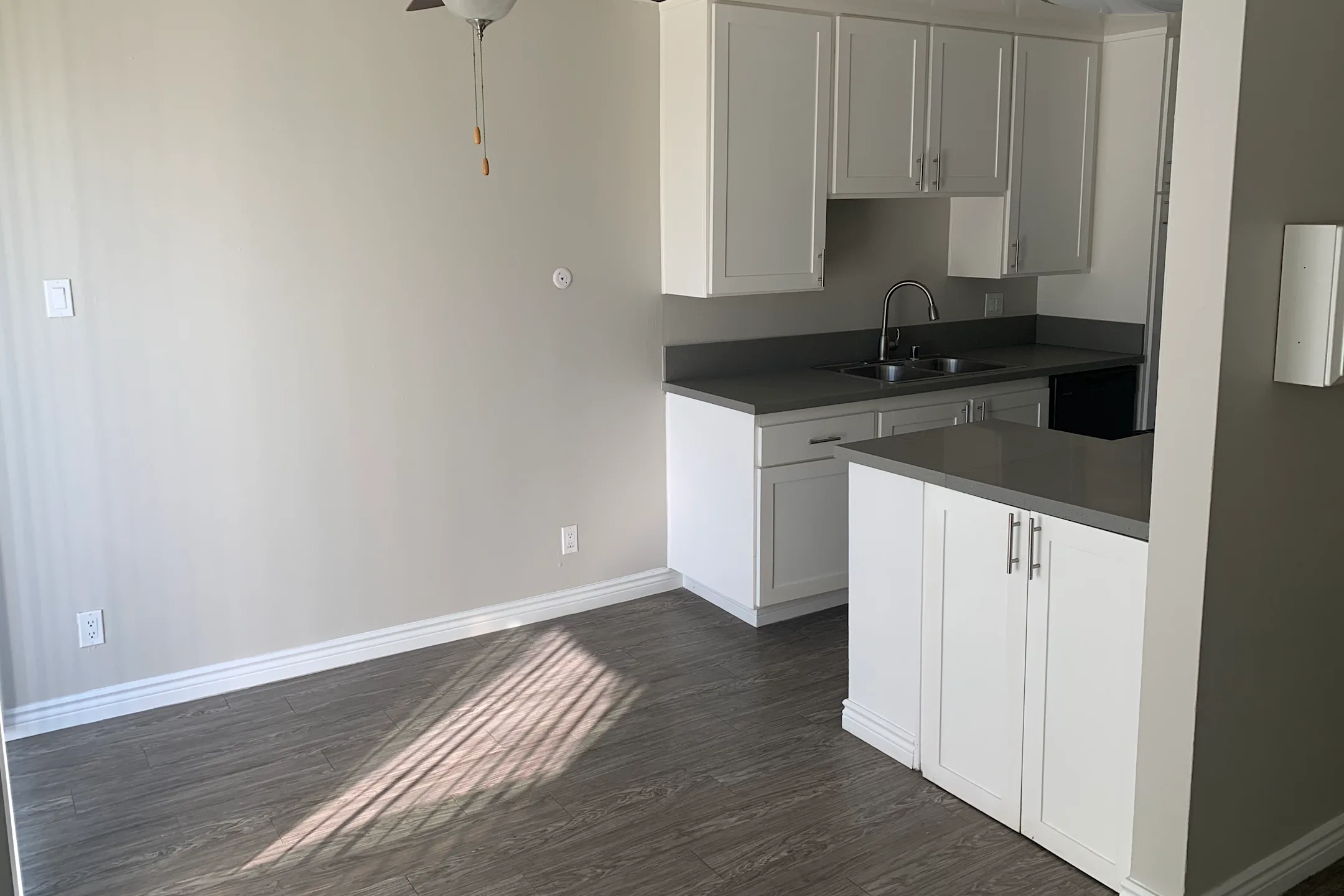 Residence at Woodlake 4555 W Martin Luther King Jr Blvd Los Angeles