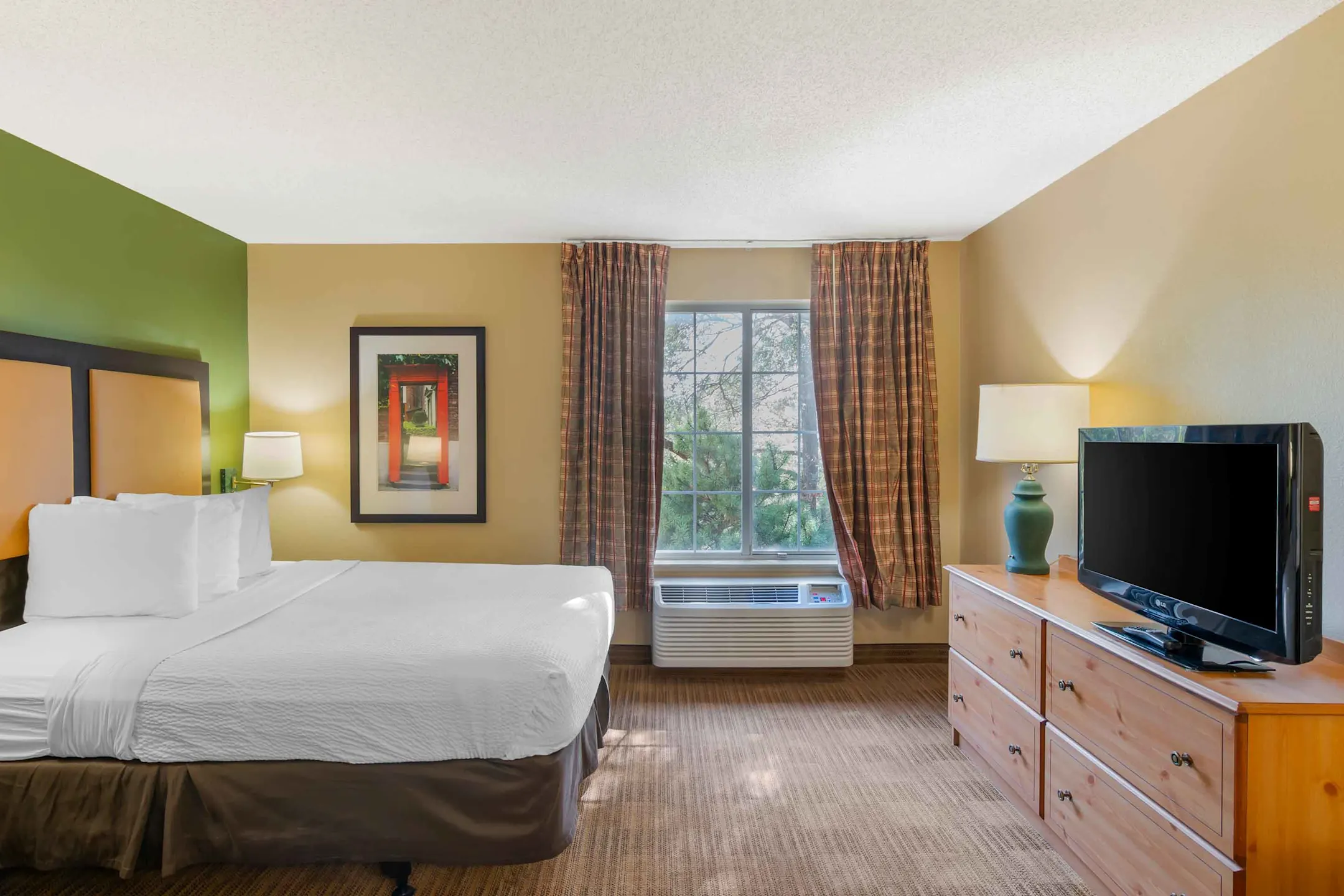 Bedroom - Furnished Studio - Kansas City - Country Club Plaza - Kansas City, MO