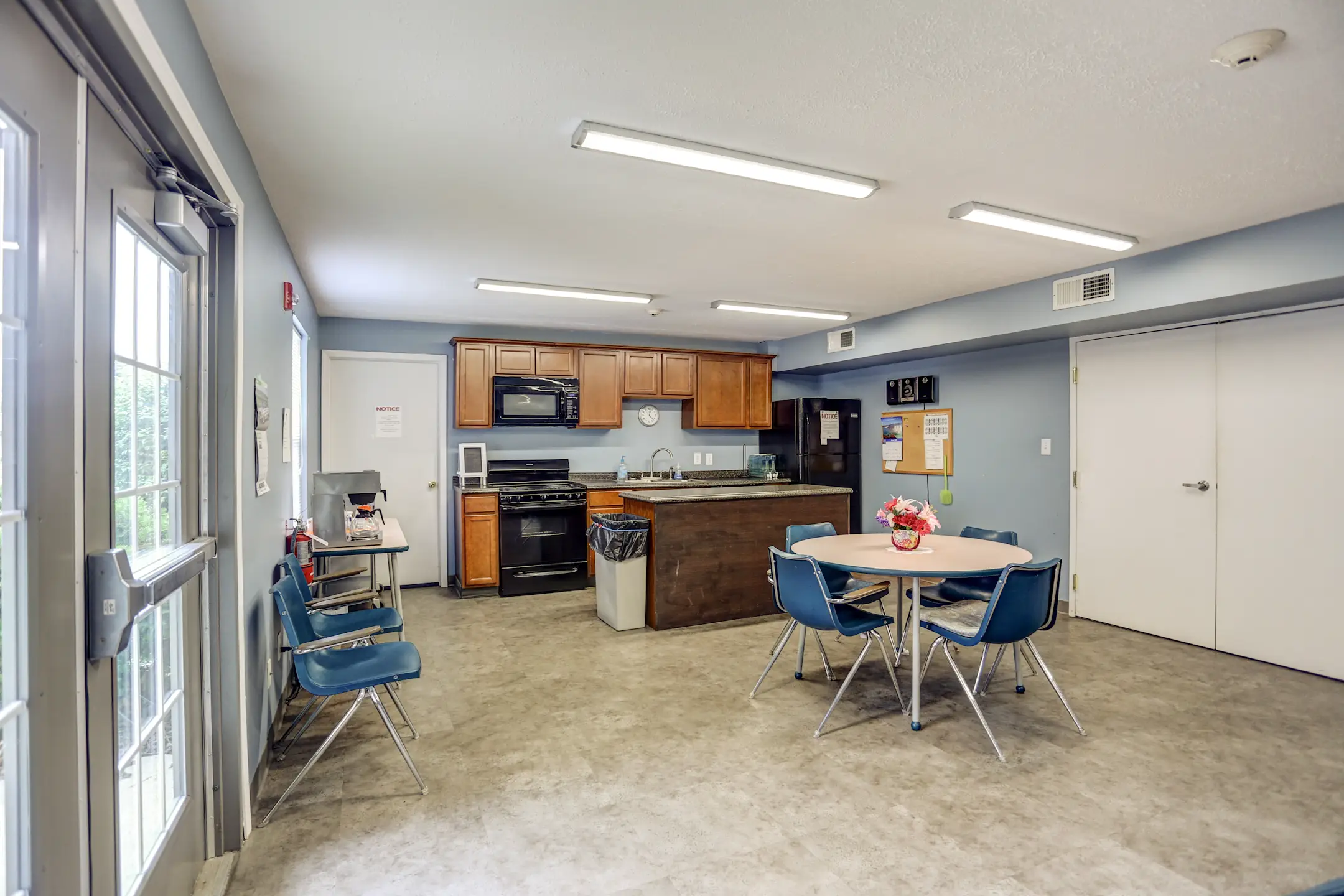 Courts of Colfax Apartments 600 N Colfax St Warsaw, IN Apartments