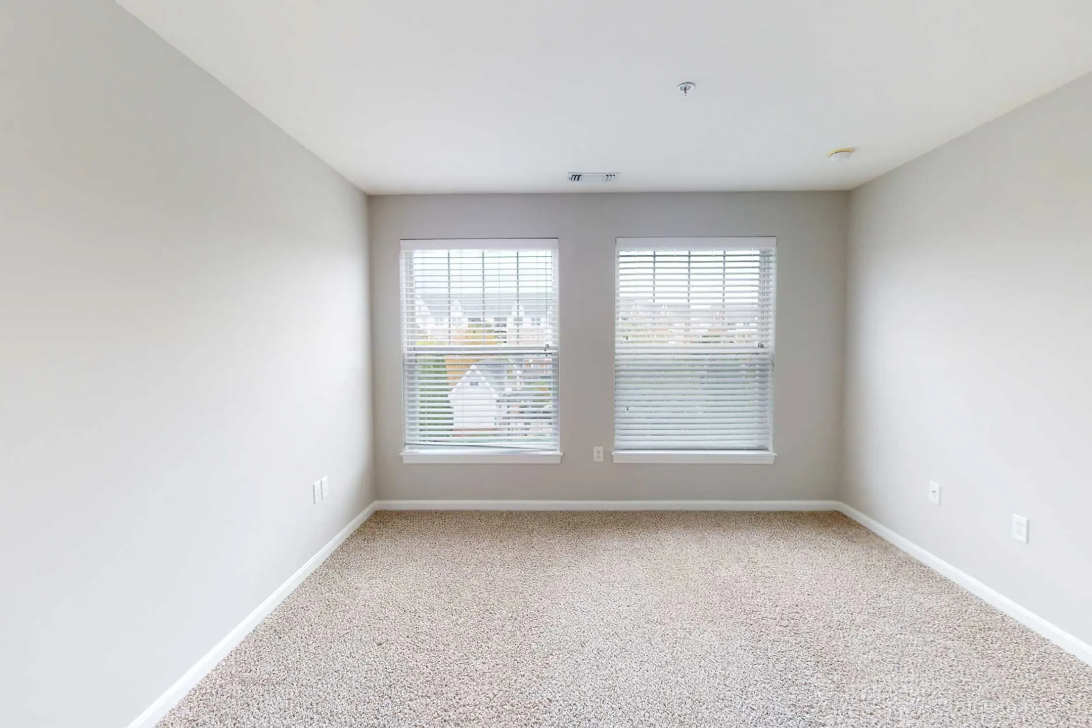 Bradlee Danvers Apartment Homes 1101 Kirkbride Dr Danvers, MA