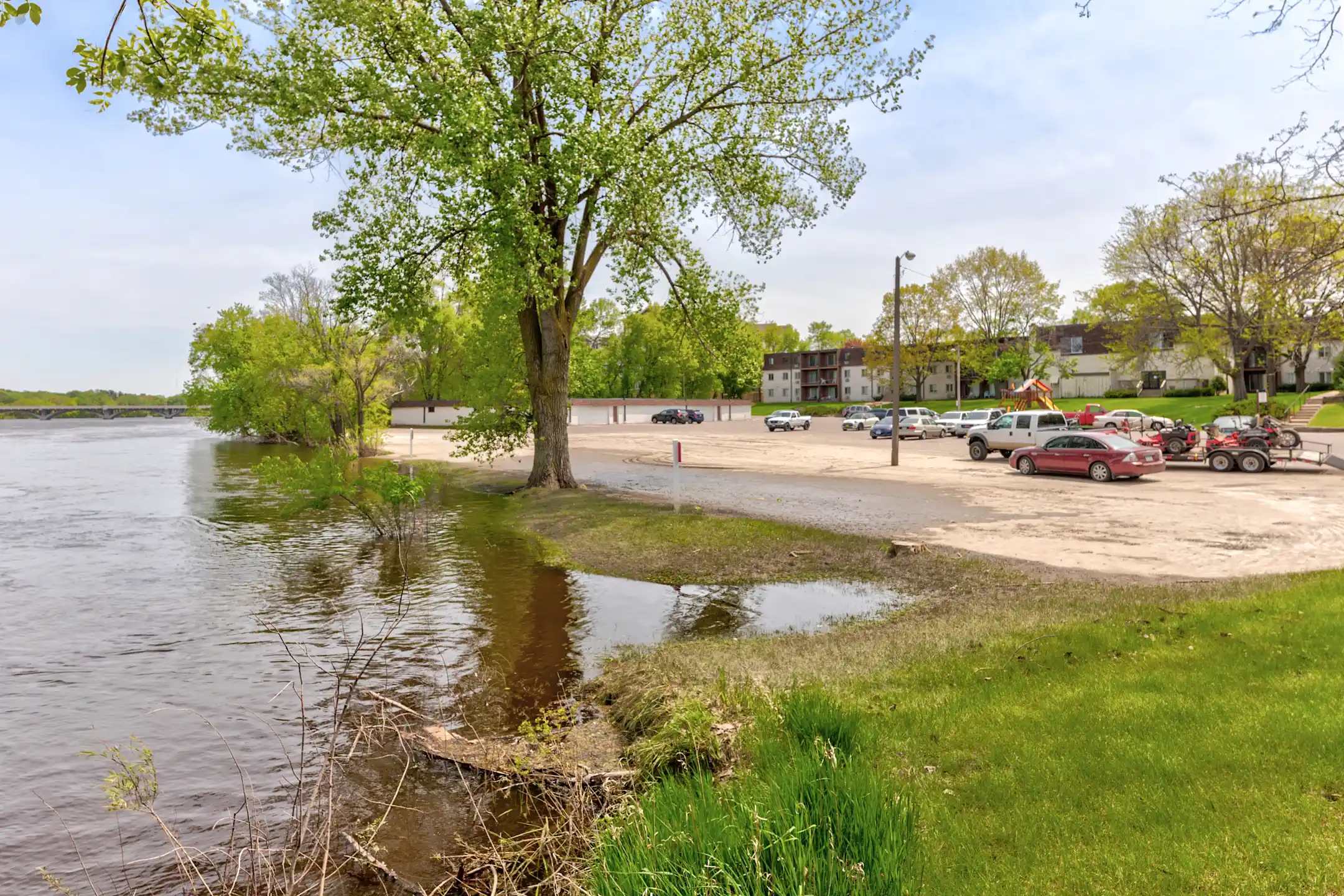 Sunset & Riverview Estates 411 Dayton Rd Champlin, MN Apartments