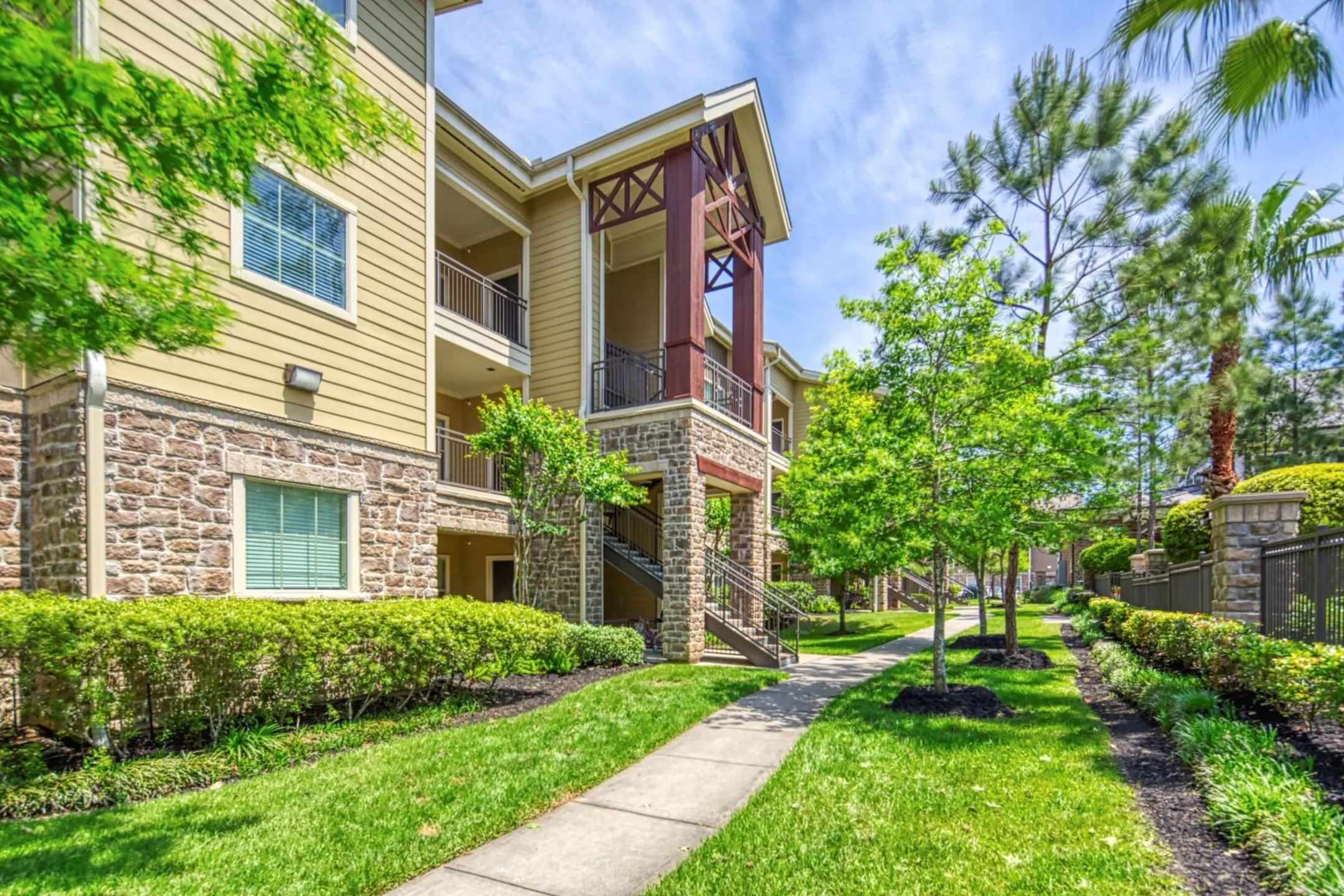 The Woodlands Lodge Apartments - Spring, TX 77380