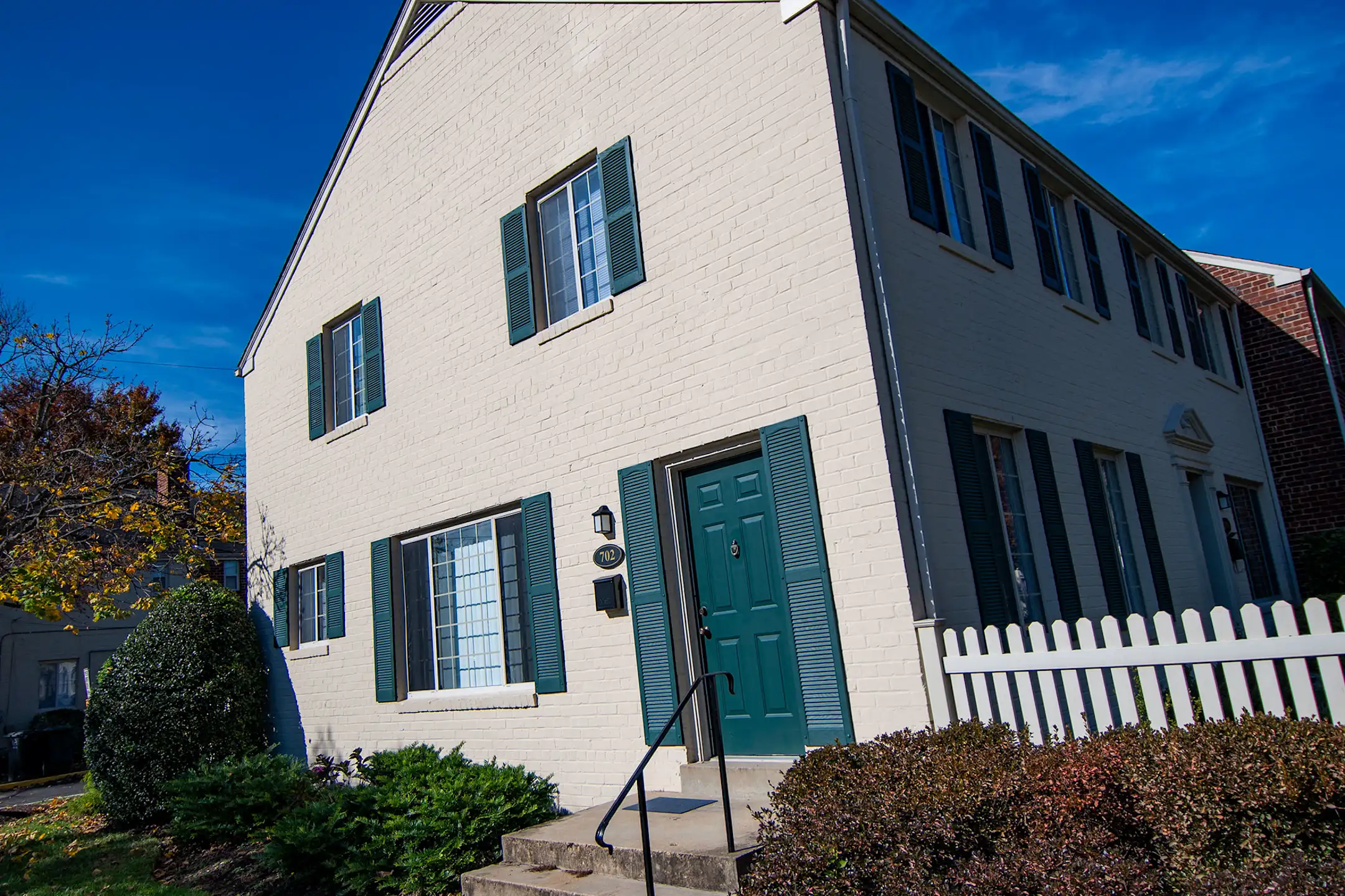 Brookville Townhomes 5402 Taney Avenue Alexandria, VA Townhomes for