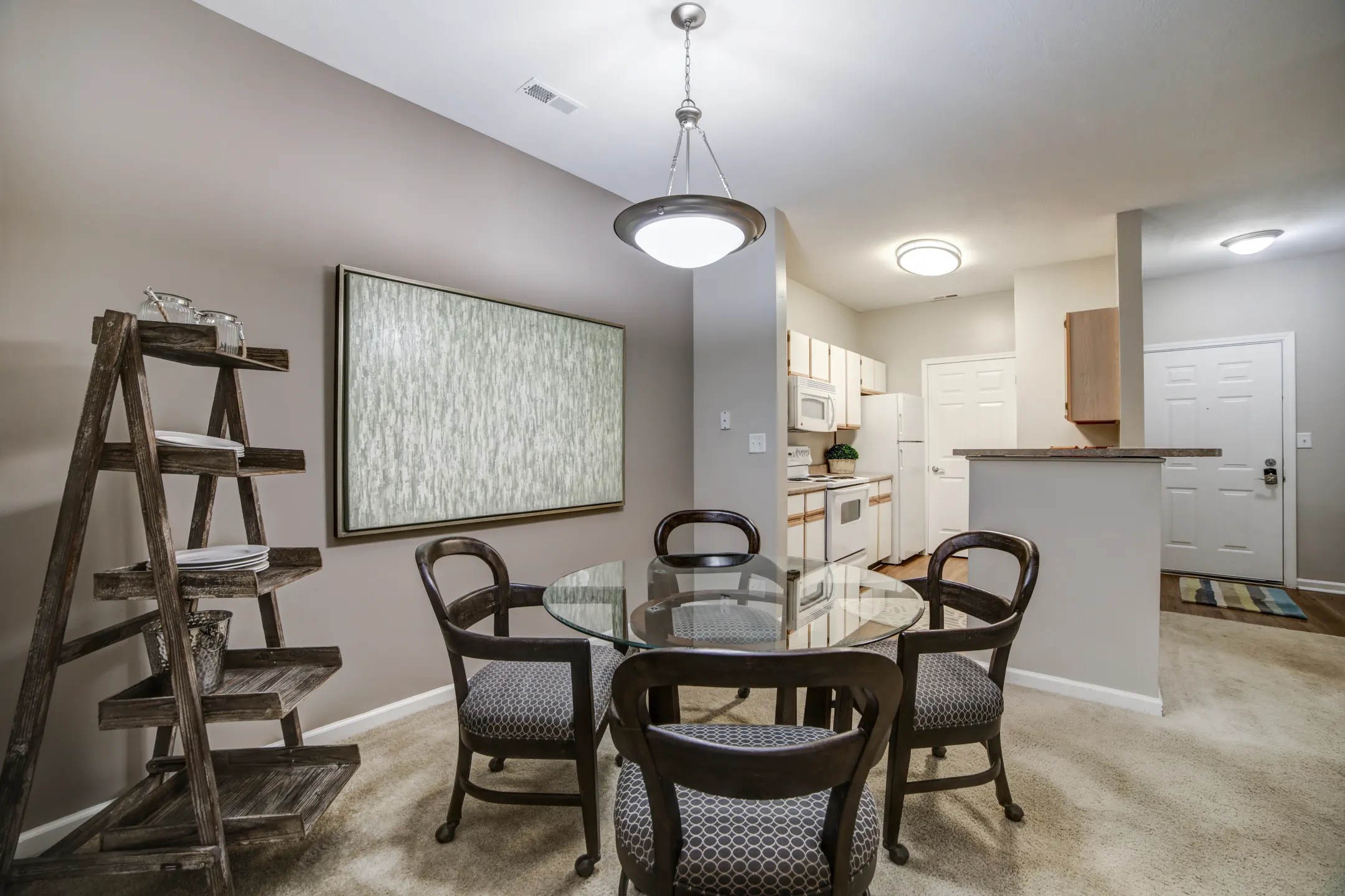 Auburn Hill Apartments 840 Auburn Hill Dr Indianapolis, IN