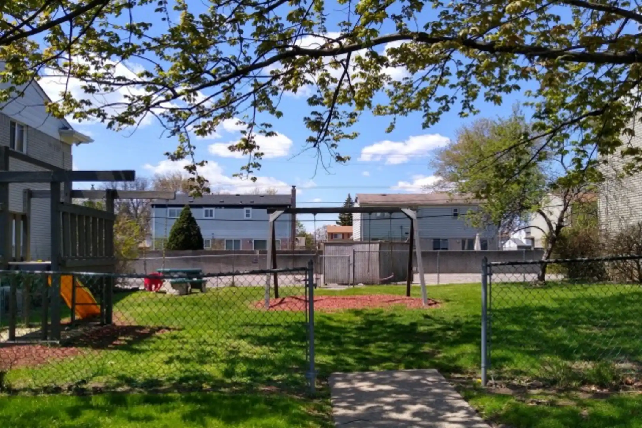 Cambridge Square Apartments Southfield, MI 48076