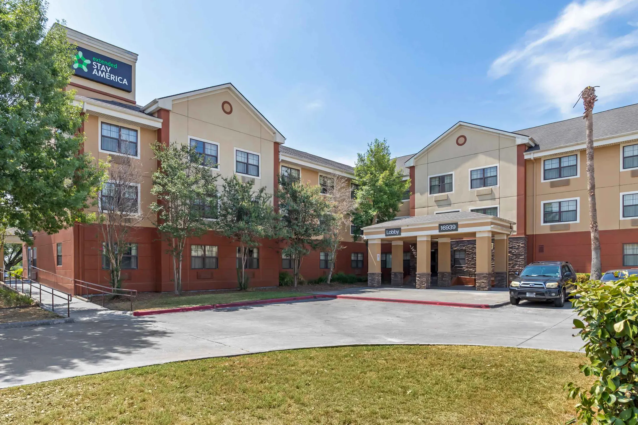 Building - Furnished Studio - Houston - Willowbrook - HWY 249 - Houston, TX