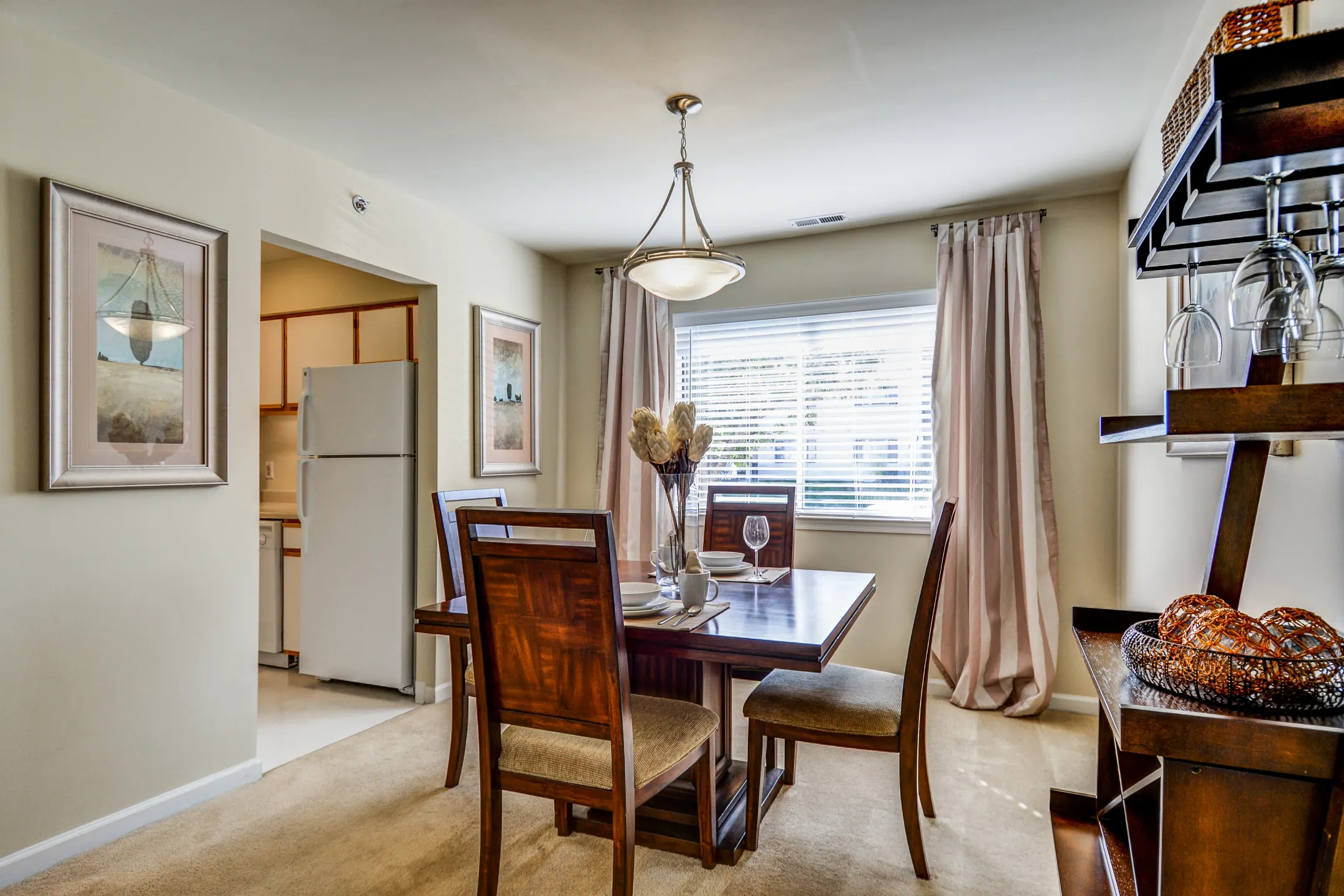 Valley Stream Village Apartments 500 Valley Stream Dr Newark, DE