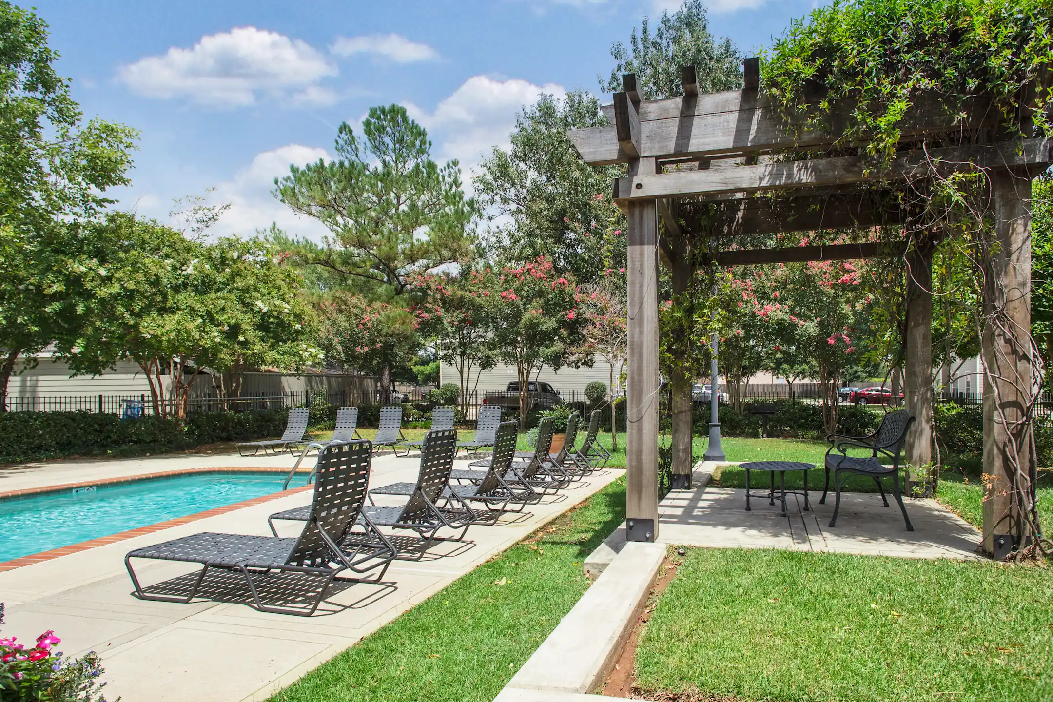 Millicent Crossing Apartments 8700 Millicent Way Shreveport, LA