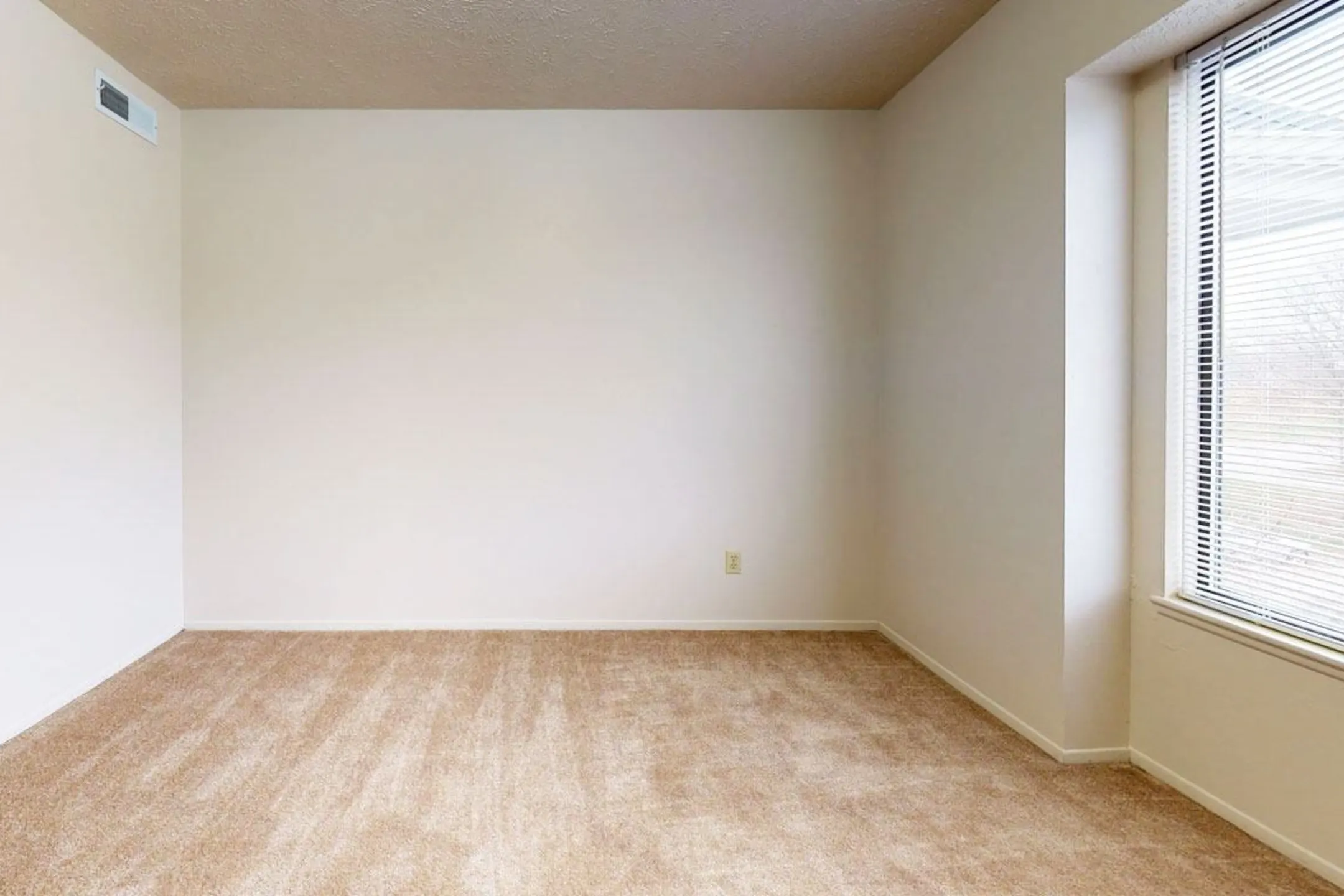 Pine Knoll Apartments Apartments Battle Creek, MI 49014