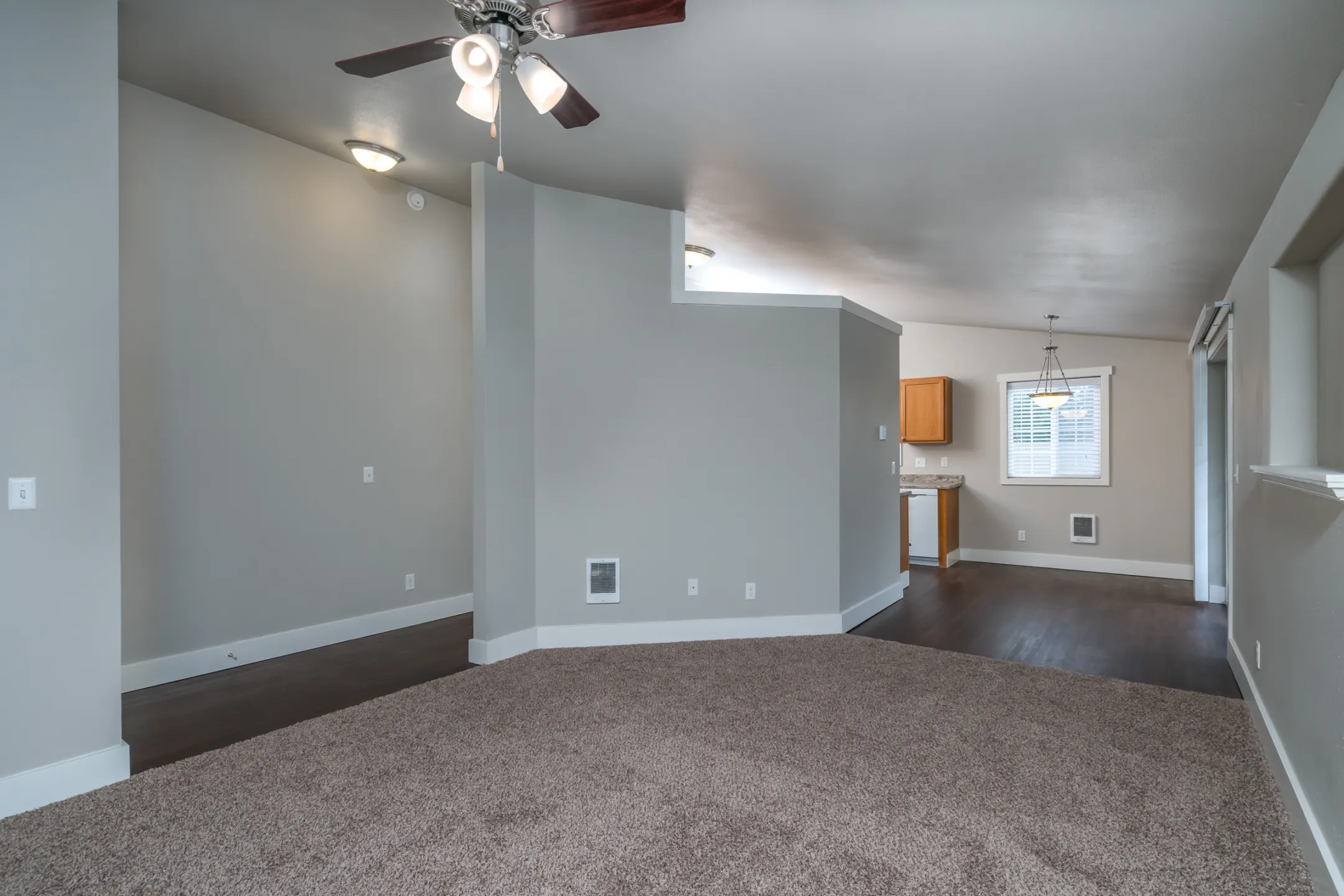 Living Room - Nisqually Ridge Apartments - Lacey, WA