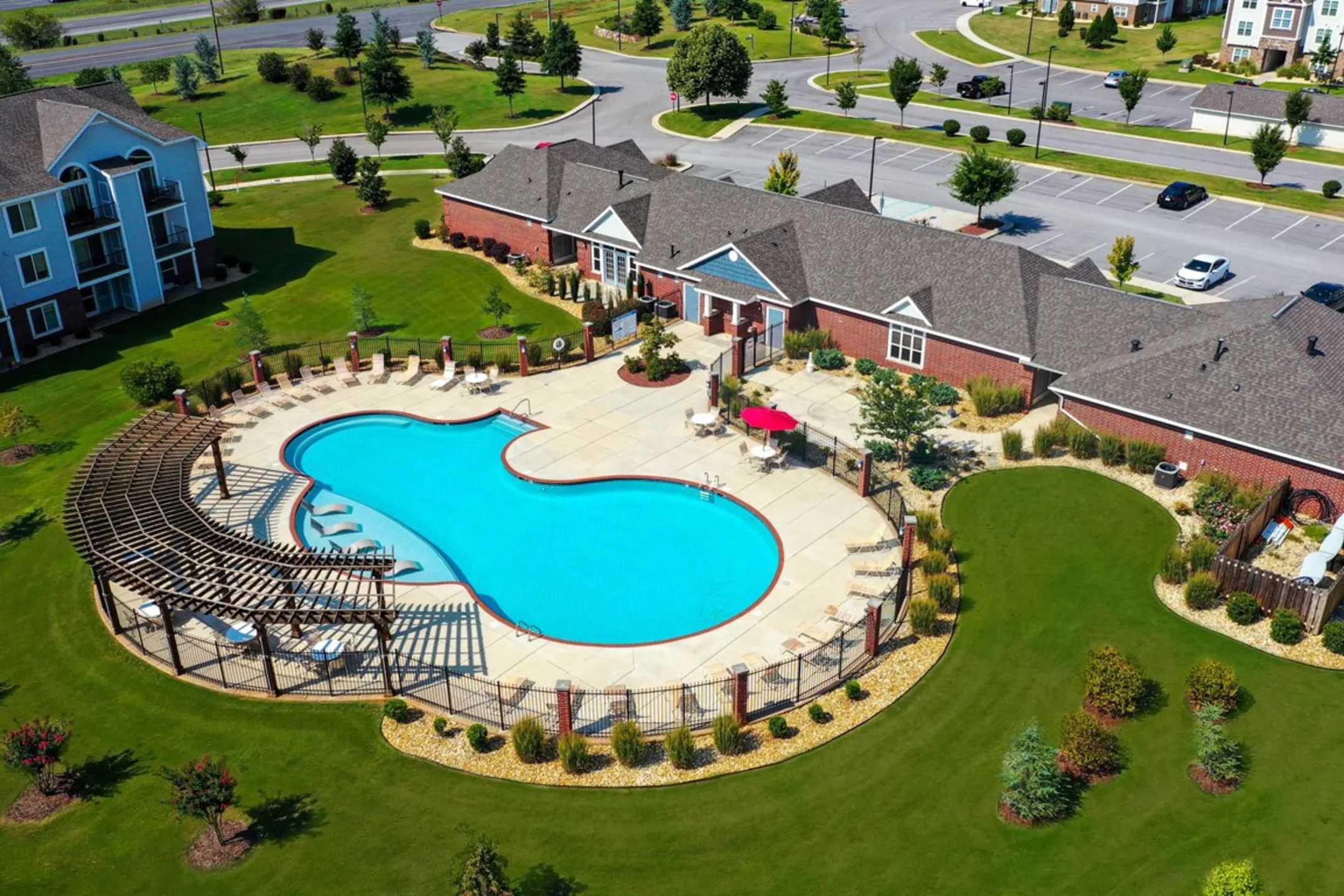 Pool - Limestone Creek Apartment Homes - Madison, AL