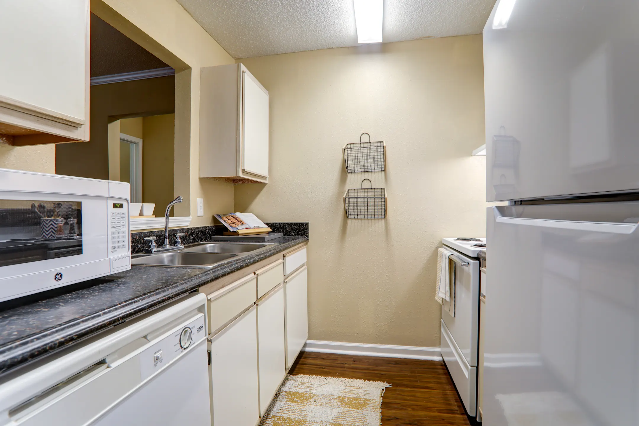 Polo Club - Per Bed Lease - Tallahassee, FL
