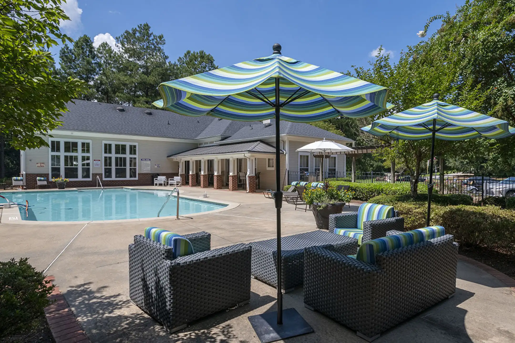 Pool - The Glen at Lanier Crossing - Stockbridge, GA